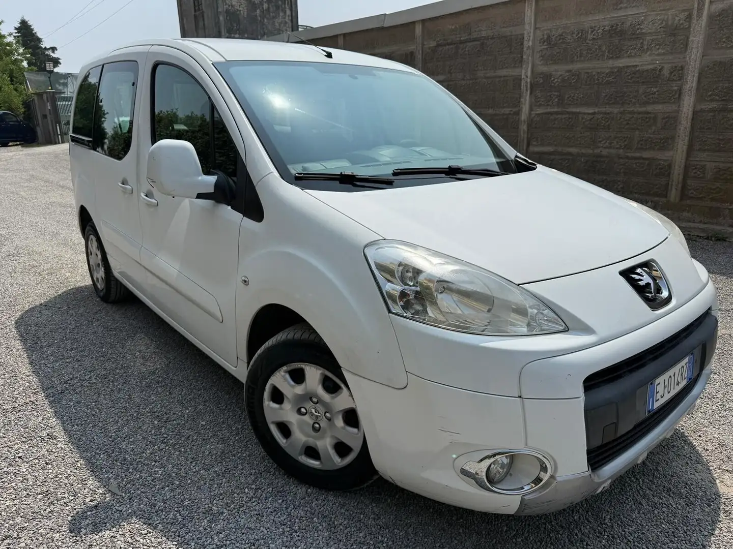 Peugeot Partner Tepee Mix 1.6 HDi 90CV Comfort Weiß - 2