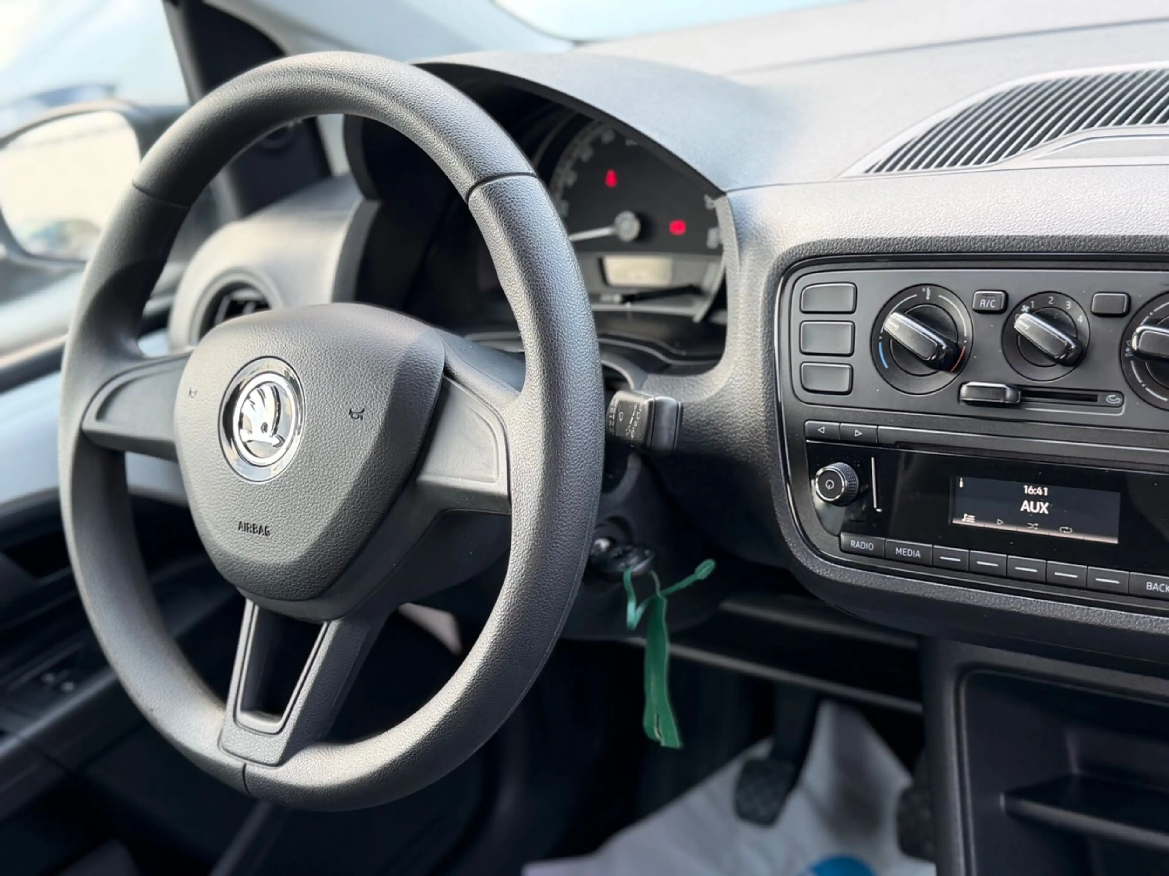 Skoda Citigo Active*SERVICE NEU*TÜV NEU* — photo 14