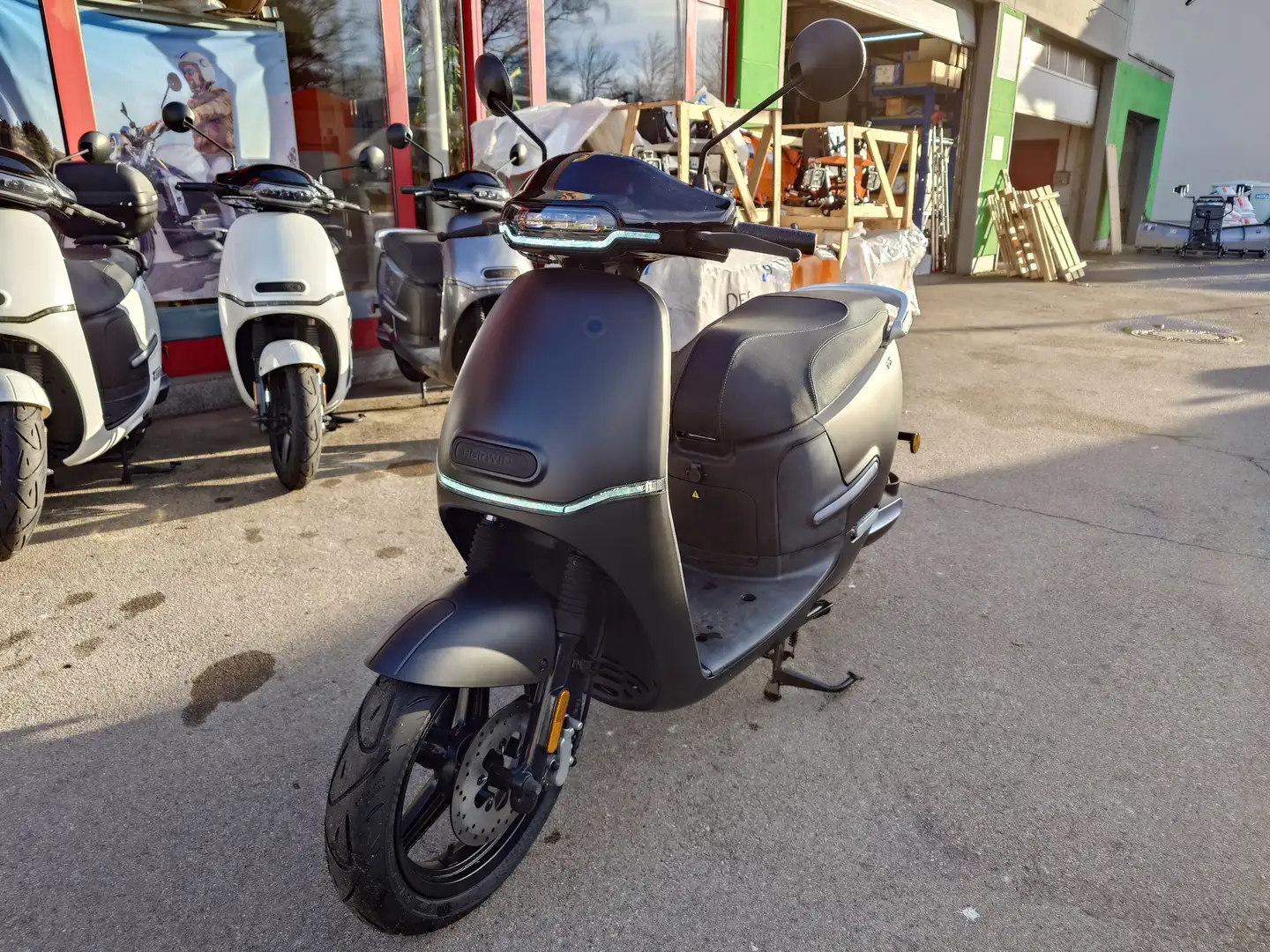 Horwin EK3 EK3 in Schwarz-Matt mit 2 Akkus - ABVERKAUF - Schwarz - 2
