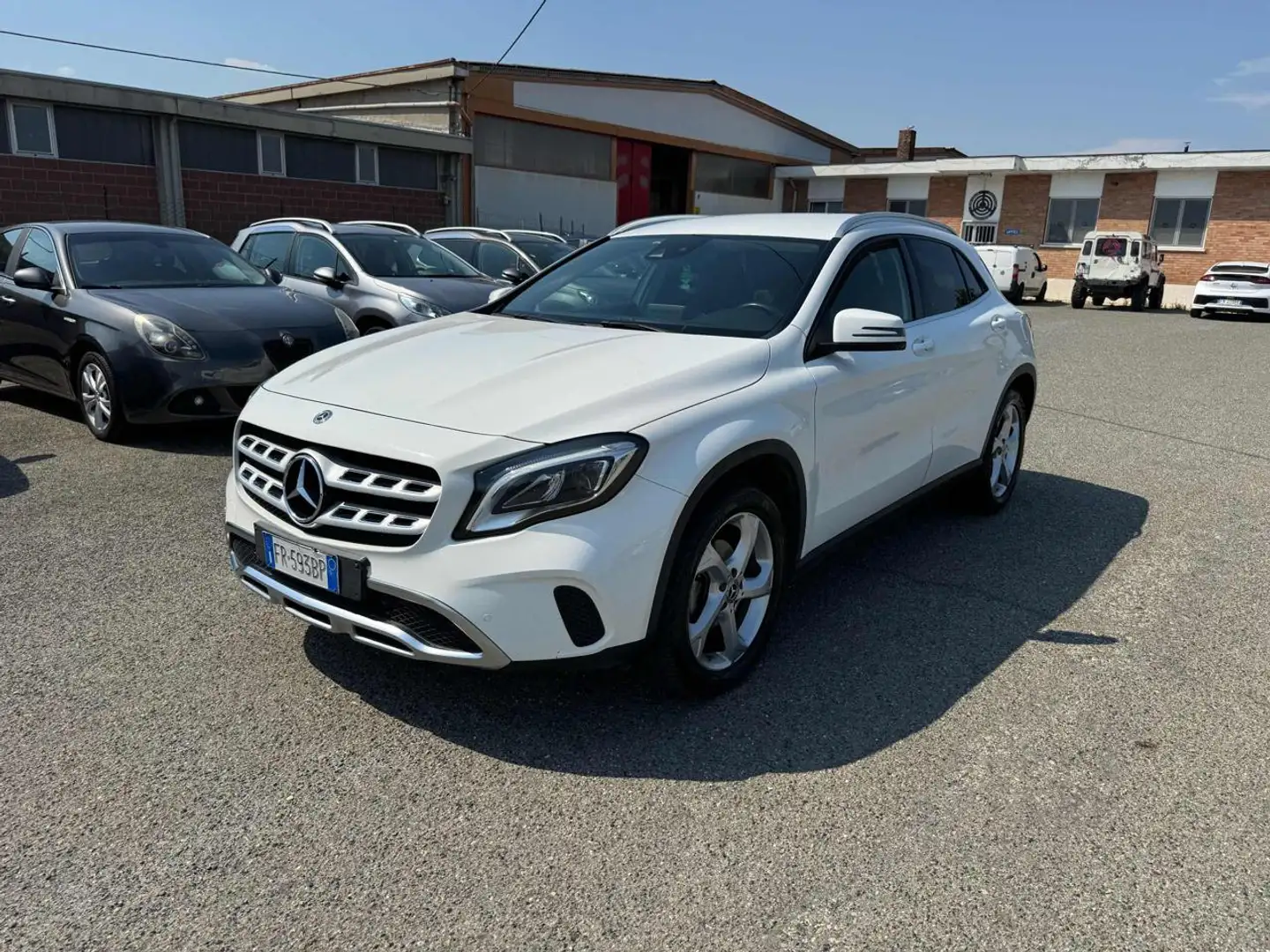 Mercedes-Benz GLA 200 d Automatic Premium Bianco - 1