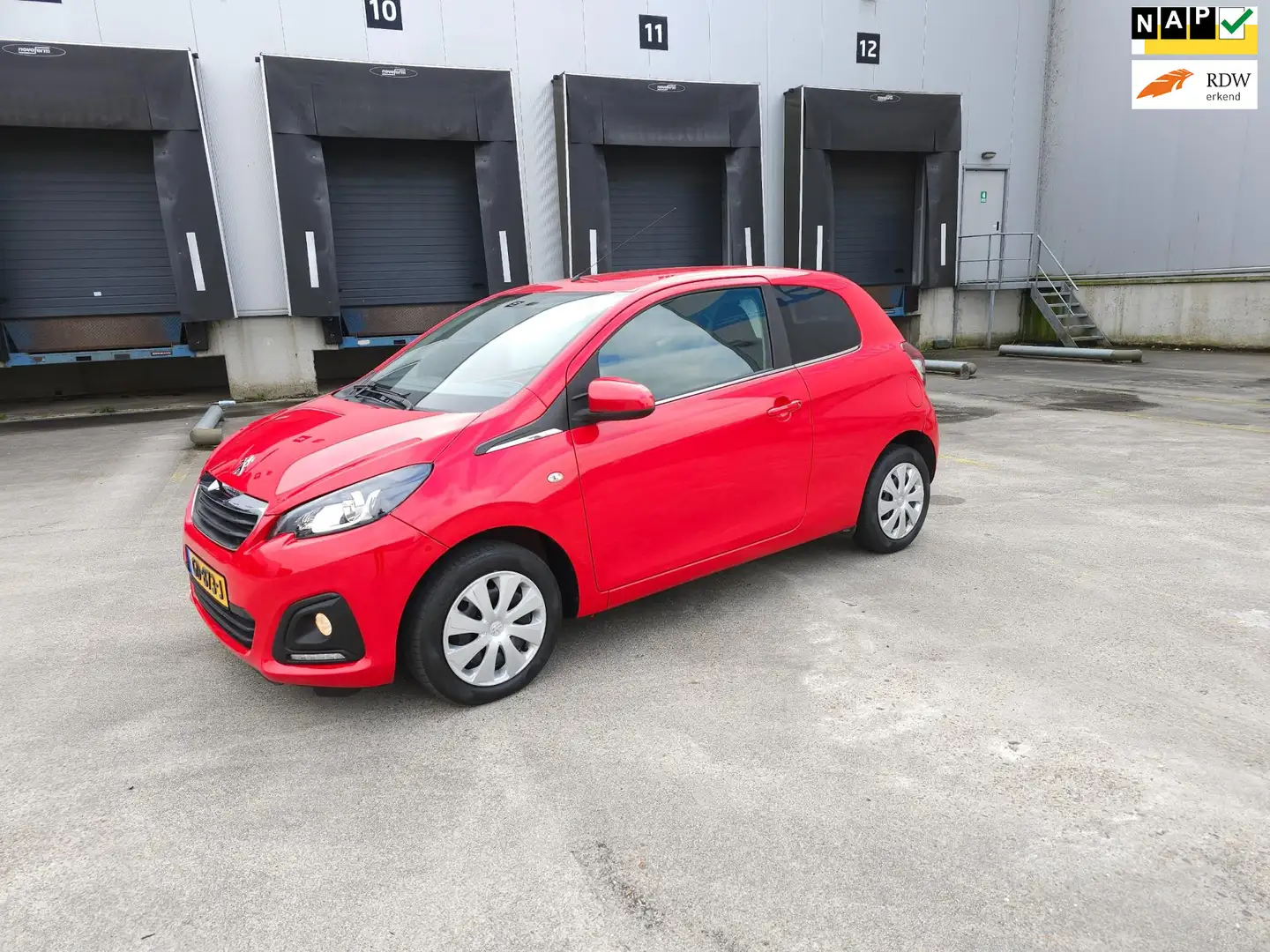 Peugeot 108 1.0 VTi Active / Airco / Dealer onderhouden Rood - 1