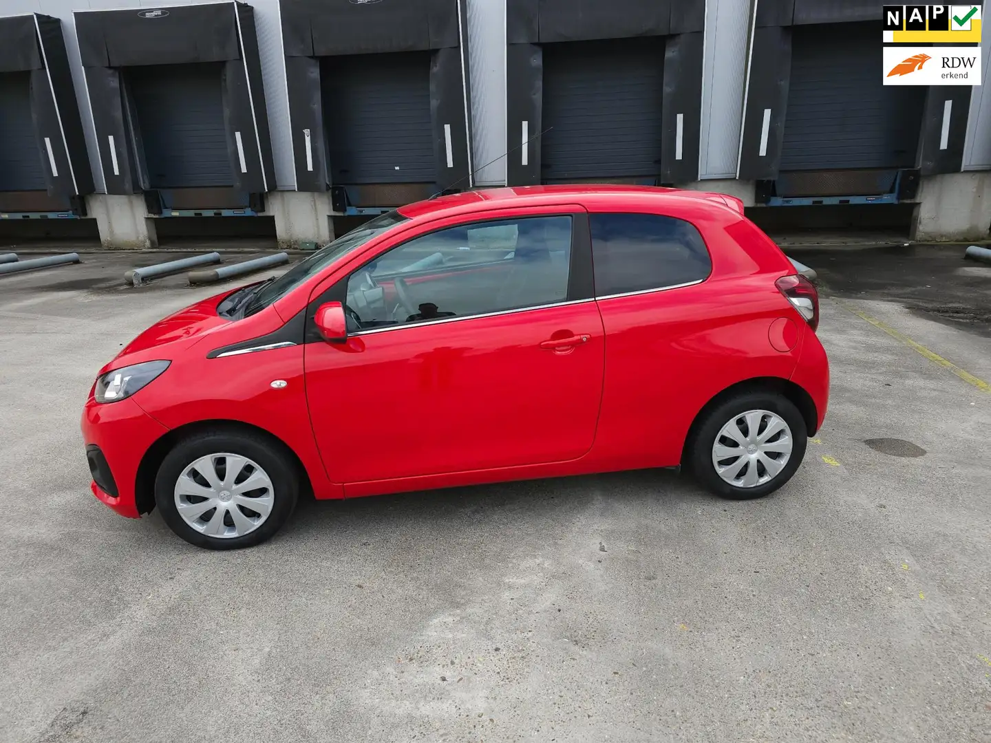 Peugeot 108 1.0 e-VTi Active Airco / Dealer onderhouden Rood - 1
