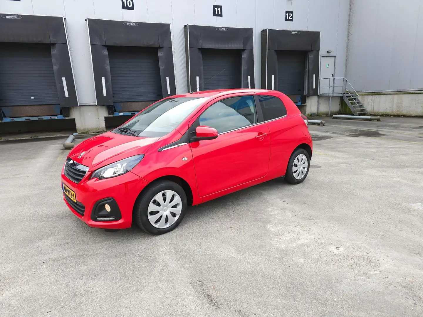 Peugeot 108 1.0 e-VTi Active Airco / Dealer onderhouden Rood - 2