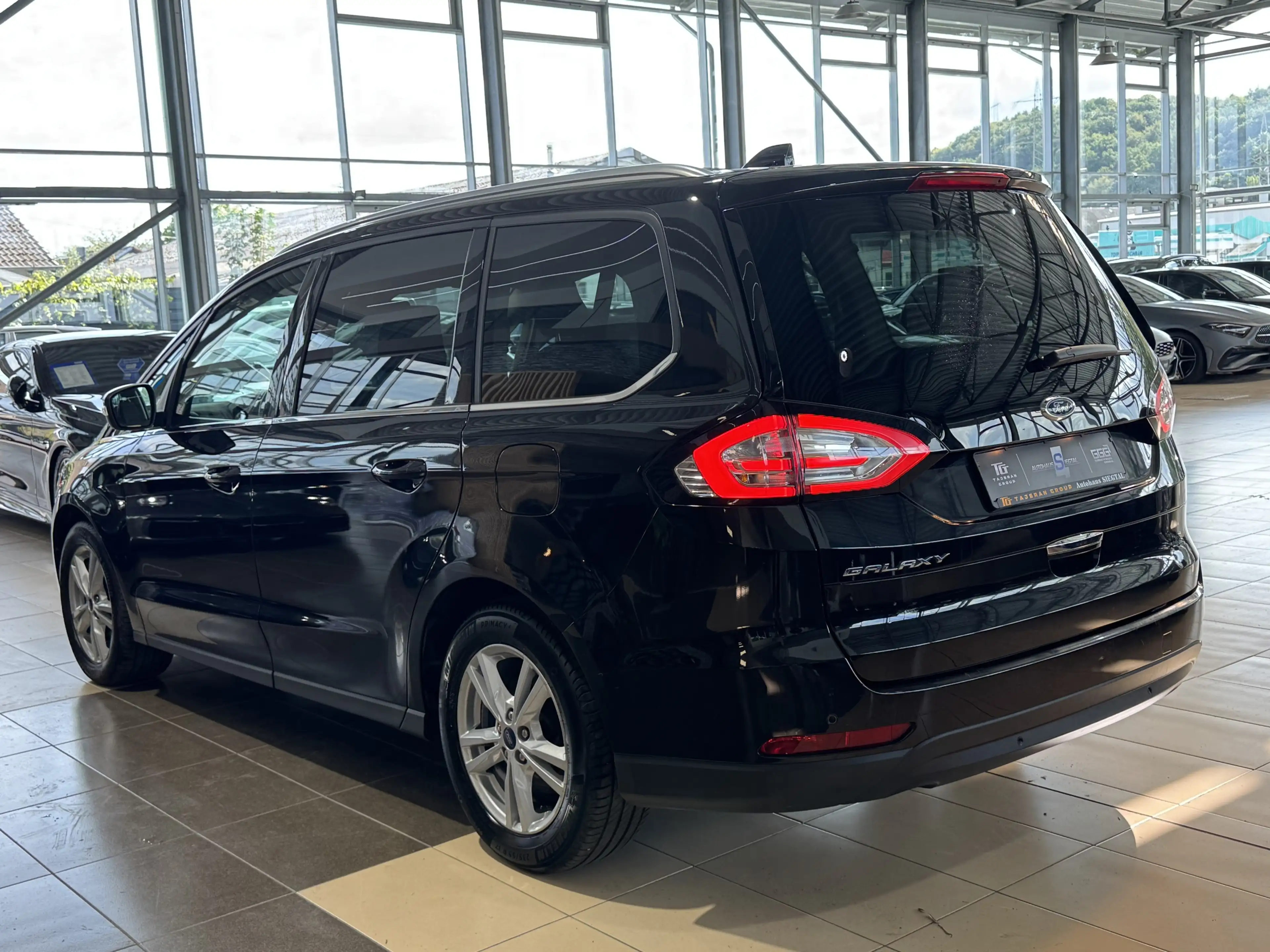 Ford Galaxy Titanium 7-Sitzer Navi ACC AHK SHZ LED — photo 9