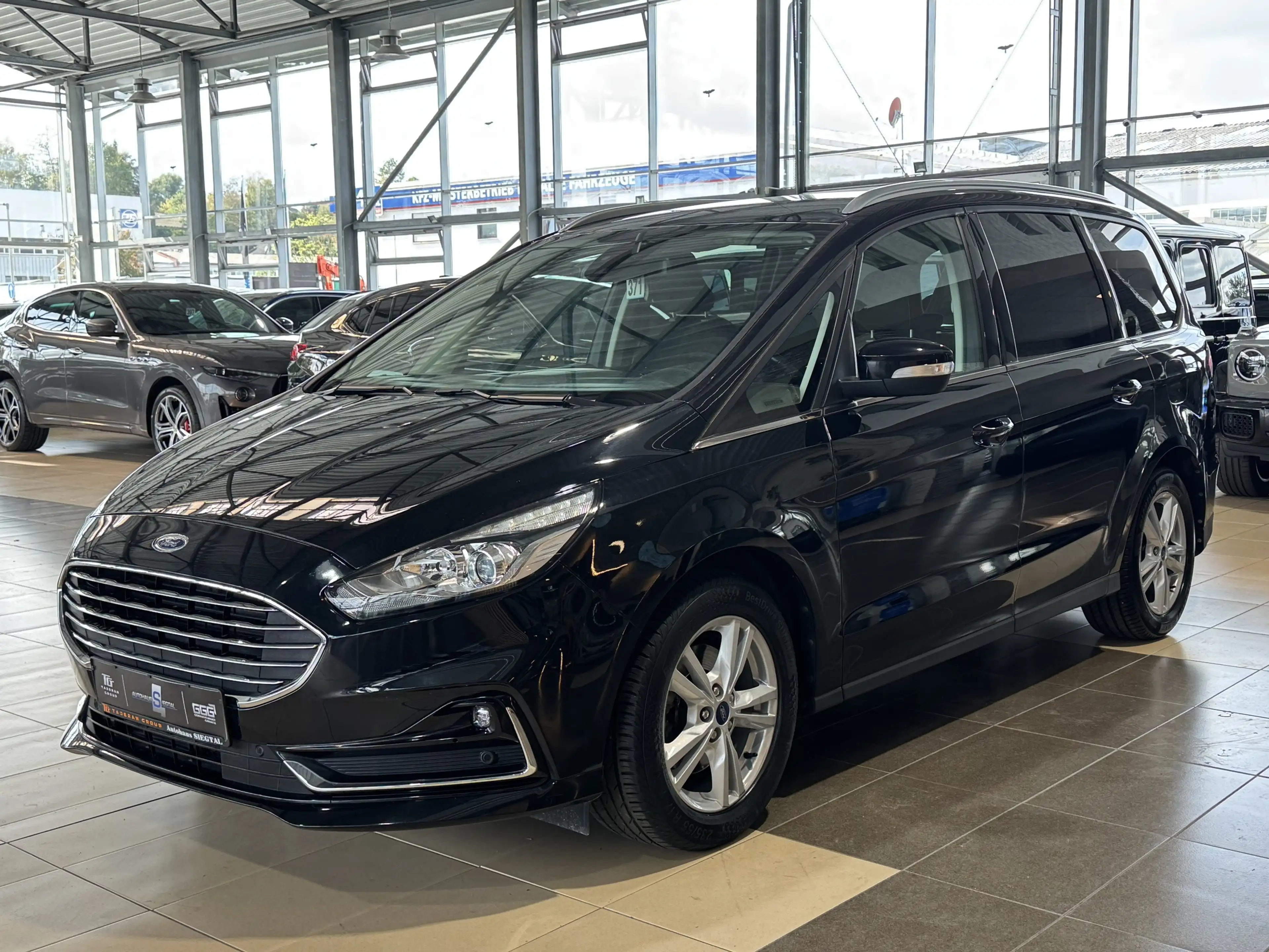 Ford Galaxy Titanium 7-Sitzer Navi ACC AHK SHZ LED — photo 3