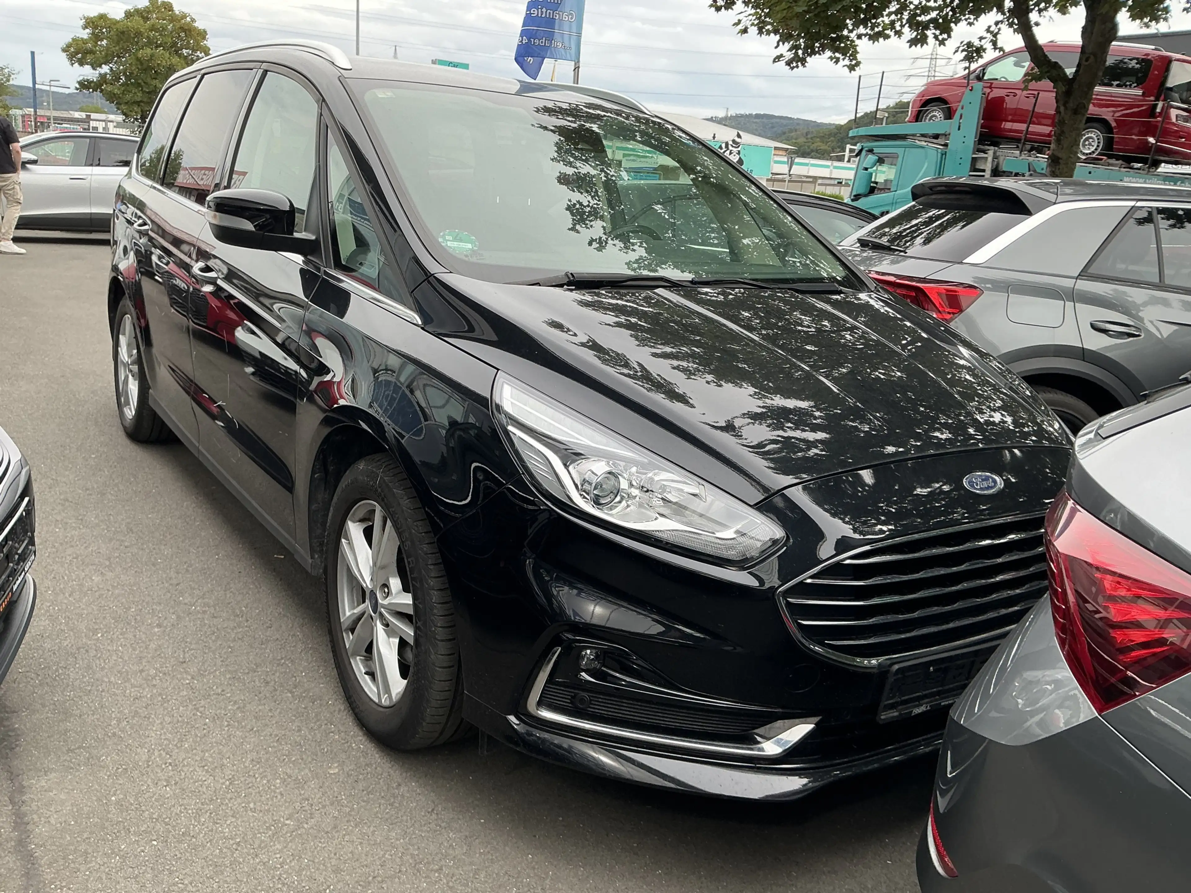 Ford Galaxy Titanium 7-Sitzer Navi ACC AHK SHZ LED