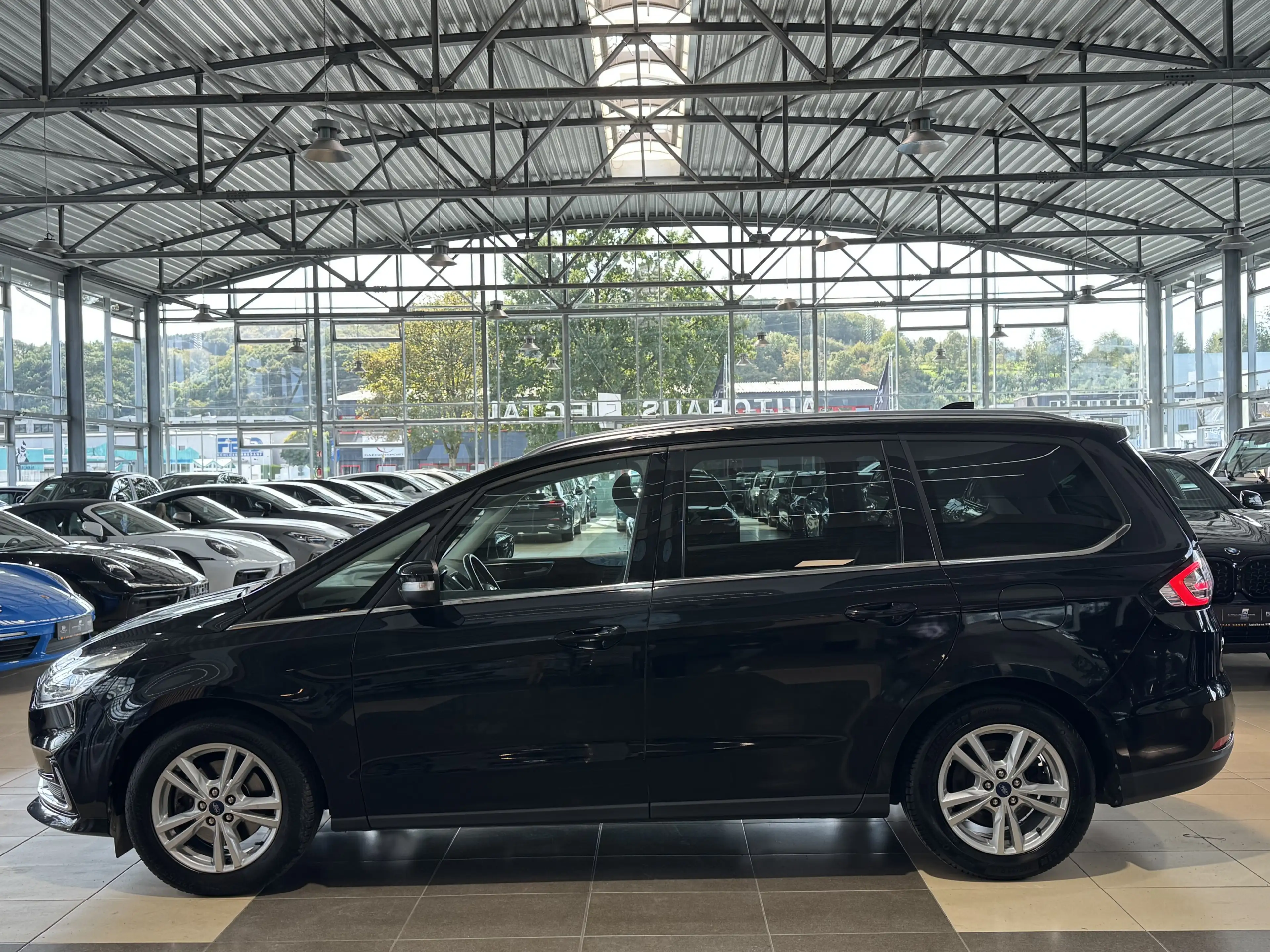 Ford Galaxy Titanium 7-Sitzer Navi ACC AHK SHZ LED — photo 10