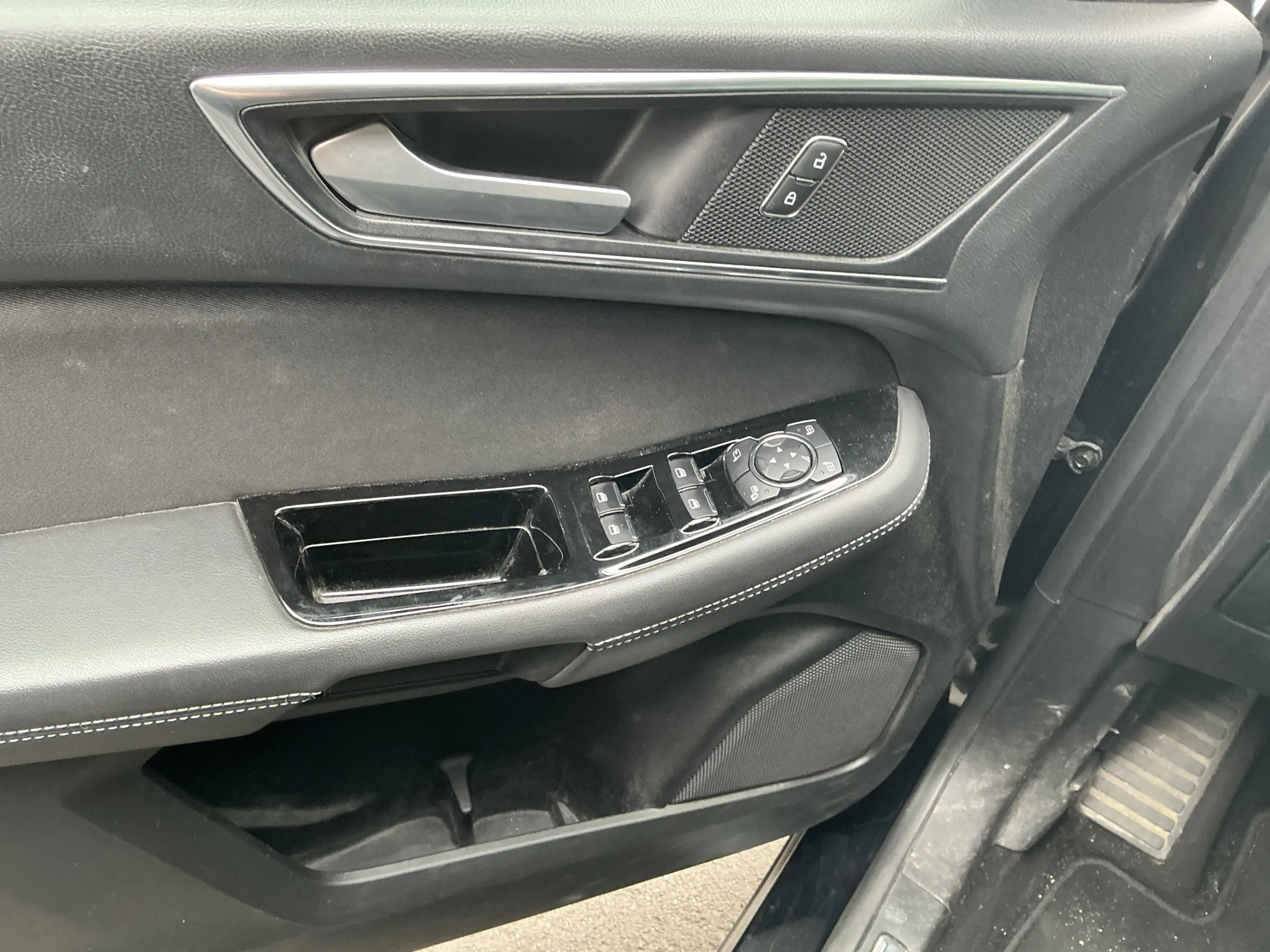 Ford Galaxy Titanium 7-Sitzer Navi ACC AHK SHZ LED — photo 4