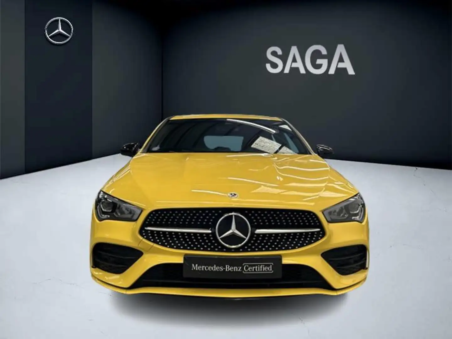 Mercedes-Benz CLA 180 Shooting Brake AMG Pack Night Amarillo - 2