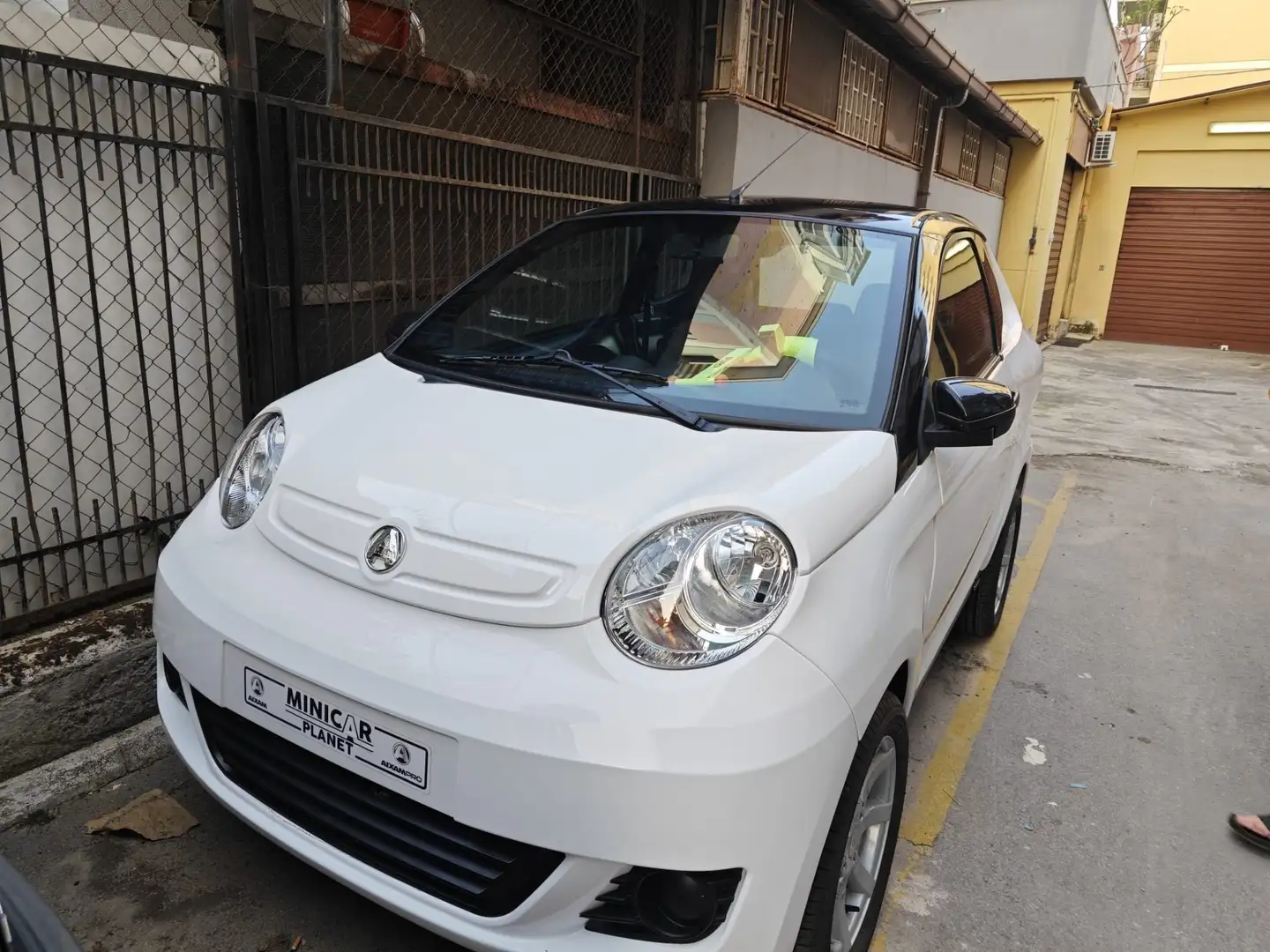Aixam Mega MINAUTO - 1