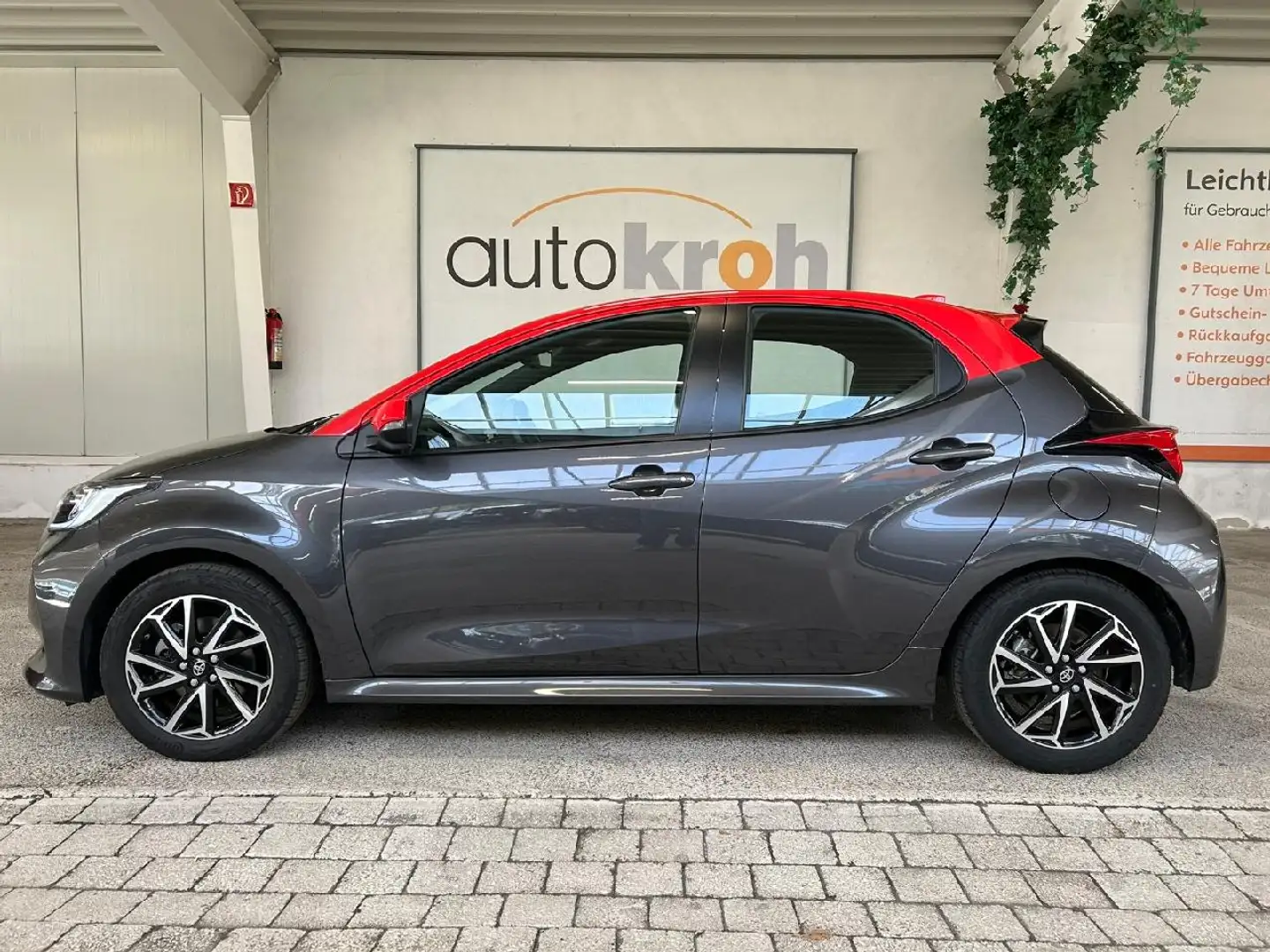 Toyota Yaris Hybrid Tokyo Spirit PDC Kamera Grau - 2