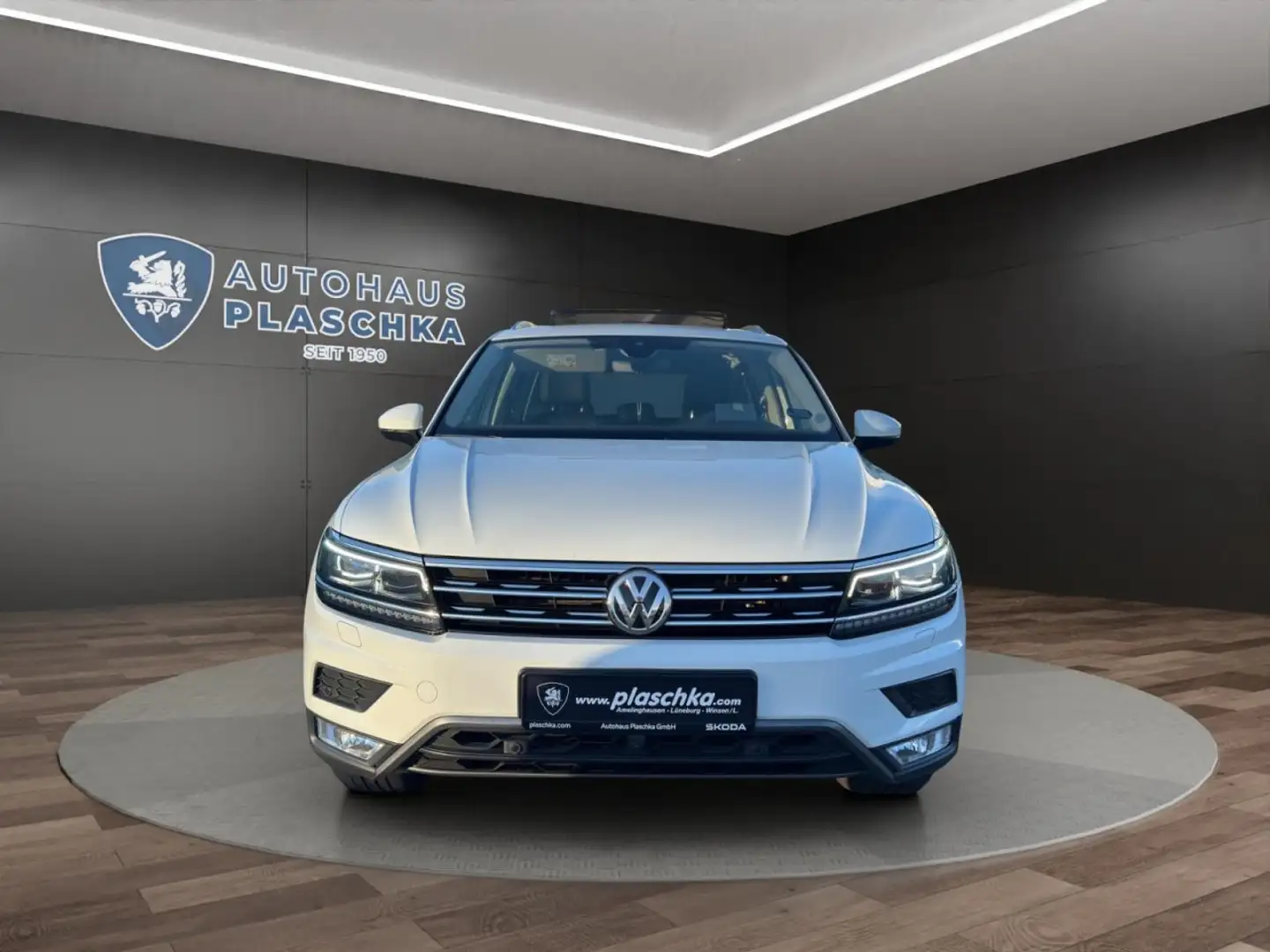 Volkswagen Tiguan 2.0 TSI DSG Highline 4Mot. NAVI*AHK*PANO Klima Weiß - 2