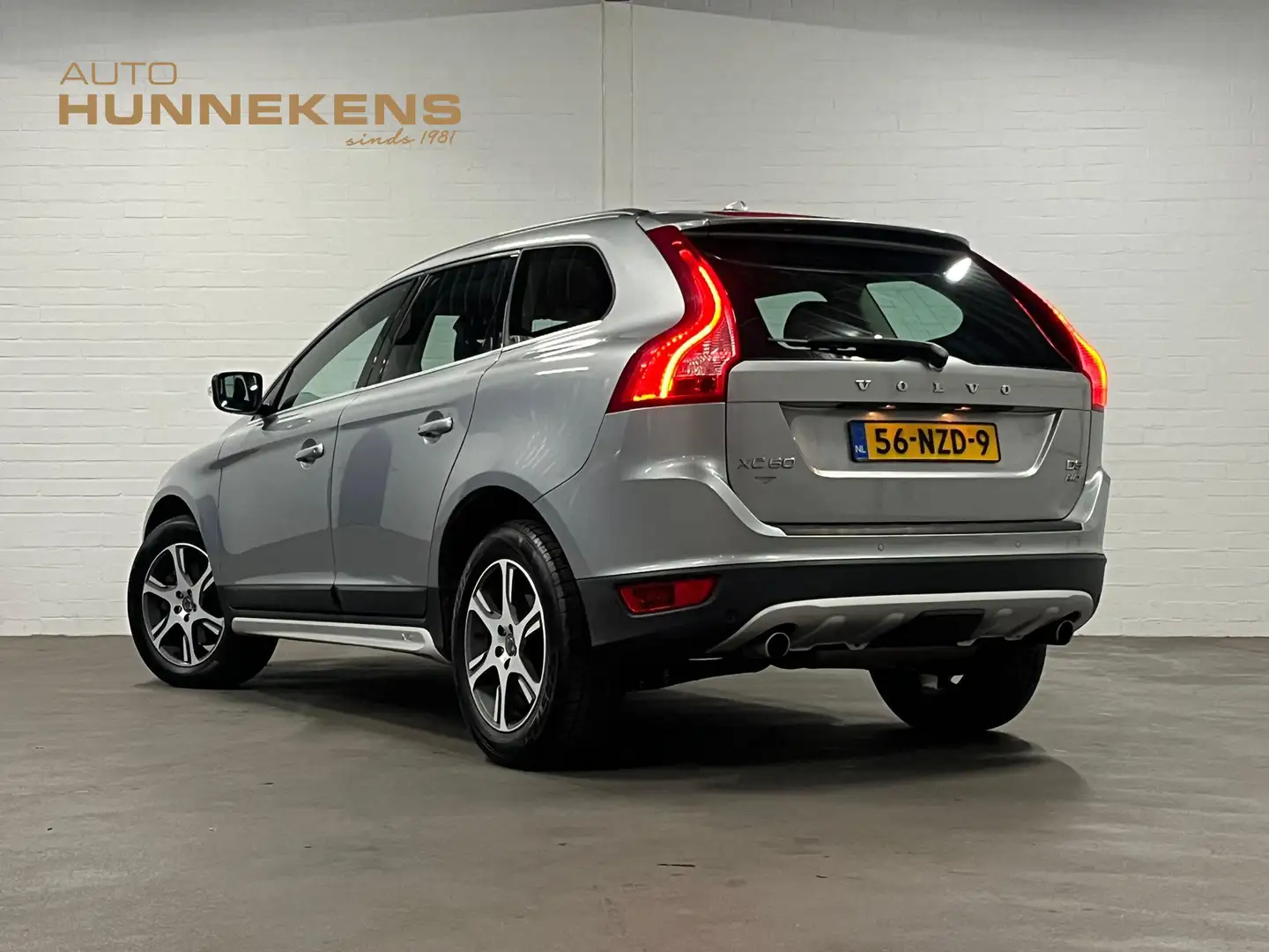 Volvo XC60 2.4 D5 AWD Summum *Automaat* | Cruise-/Climate con Grijs - 2