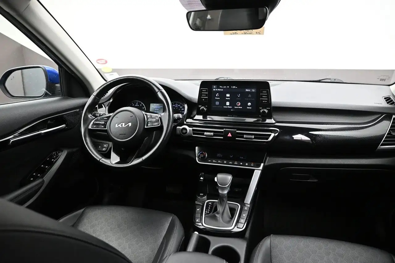 Kia Seltos photo Kia Seltos