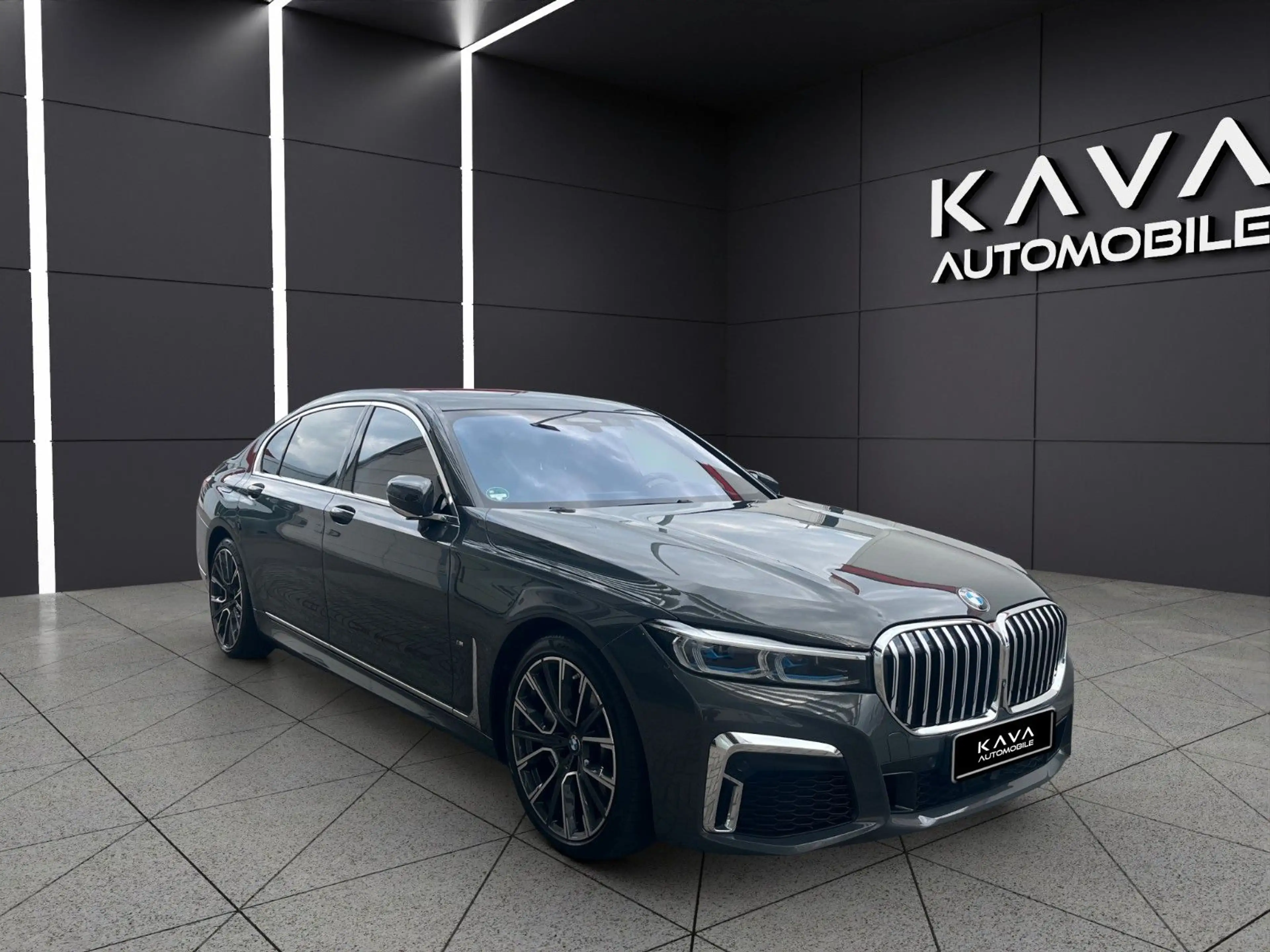 BMW 745 Le Laser*SkyLounge*B&W*FondTV*Nappa*360 — photo 3
