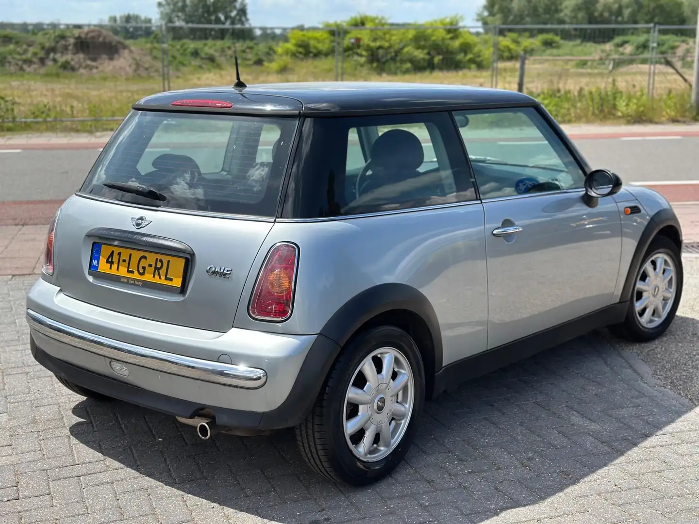 MINI One Mini 1.6 Salt NAP! AUTOMAAT!AIRCO! 1e eigenaar Grijs - 2