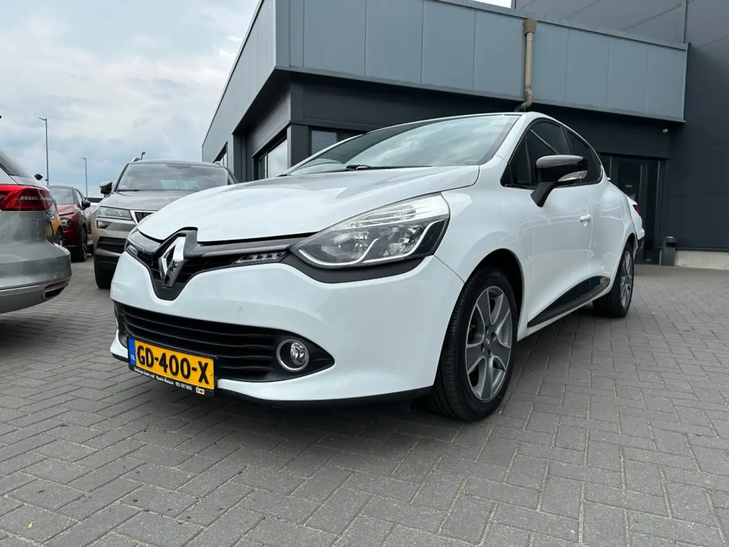 Renault Clio 0.9 TCe Night & Day Navigatie Wit - 1
