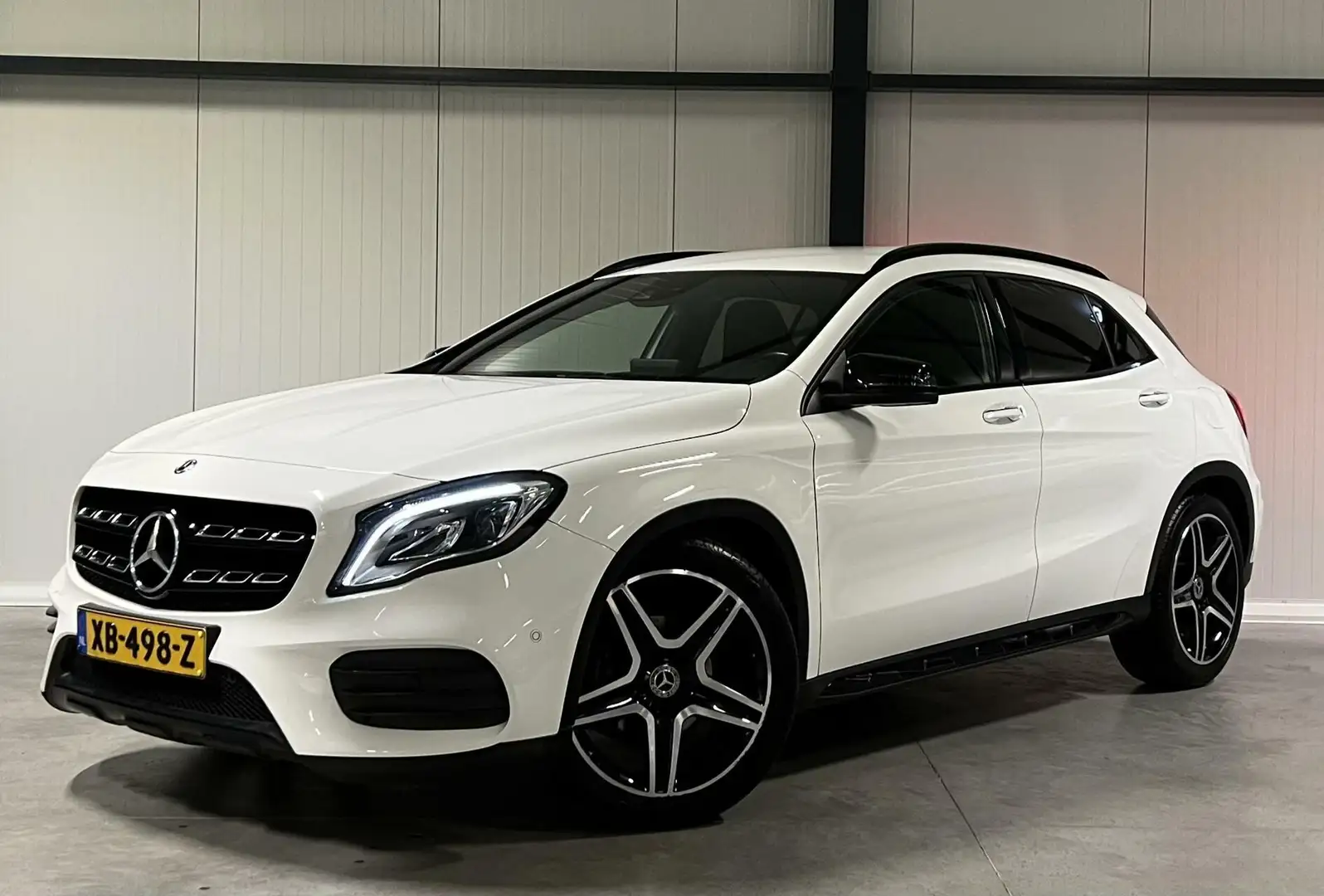 Mercedes-Benz GLA 180 AMG Navi Camera Cruise Climate PDC Blanc - 1