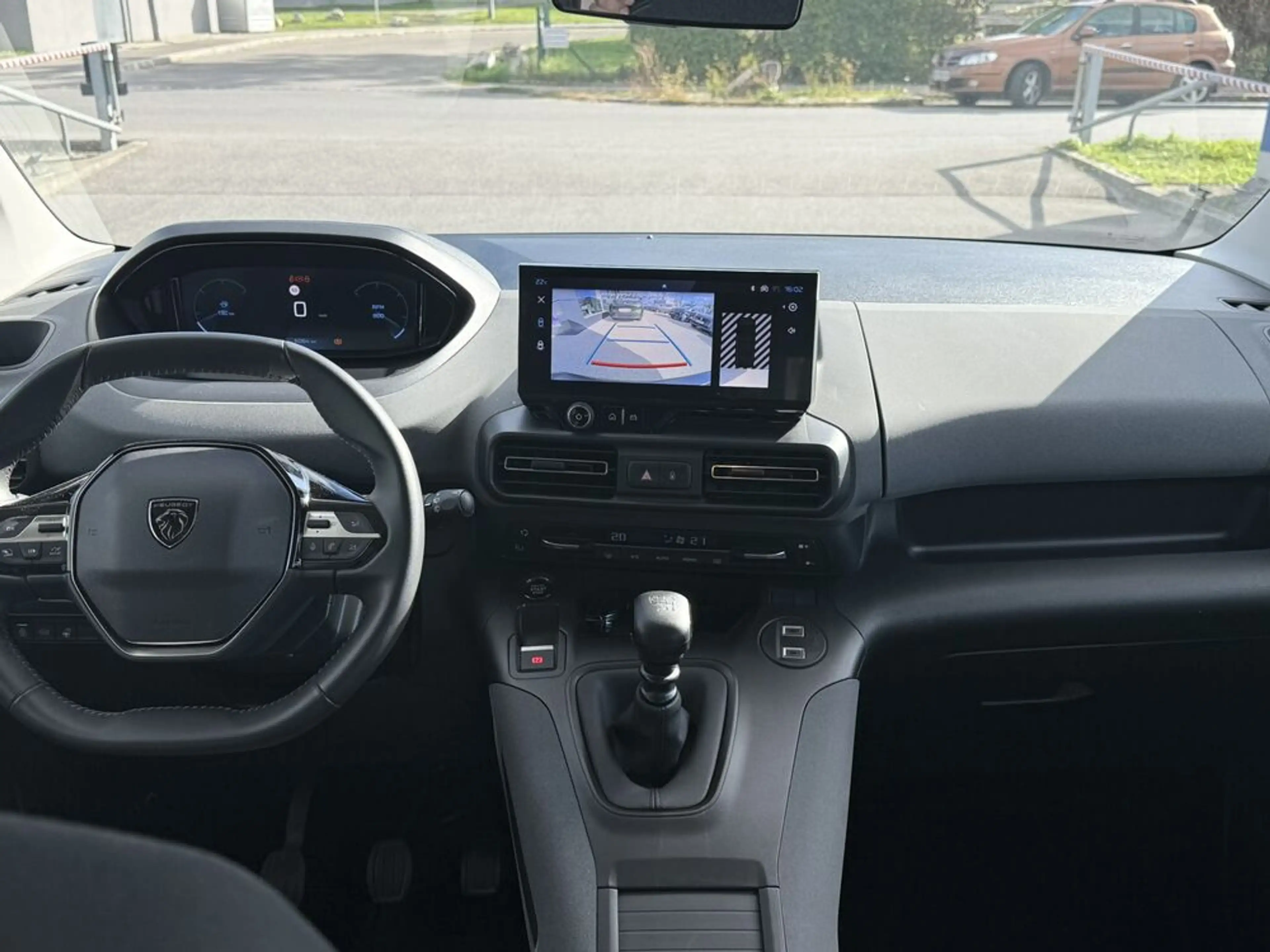 Peugeot Rifter Lang ALLURE BlueHDi 130 6 Gang — photo 15