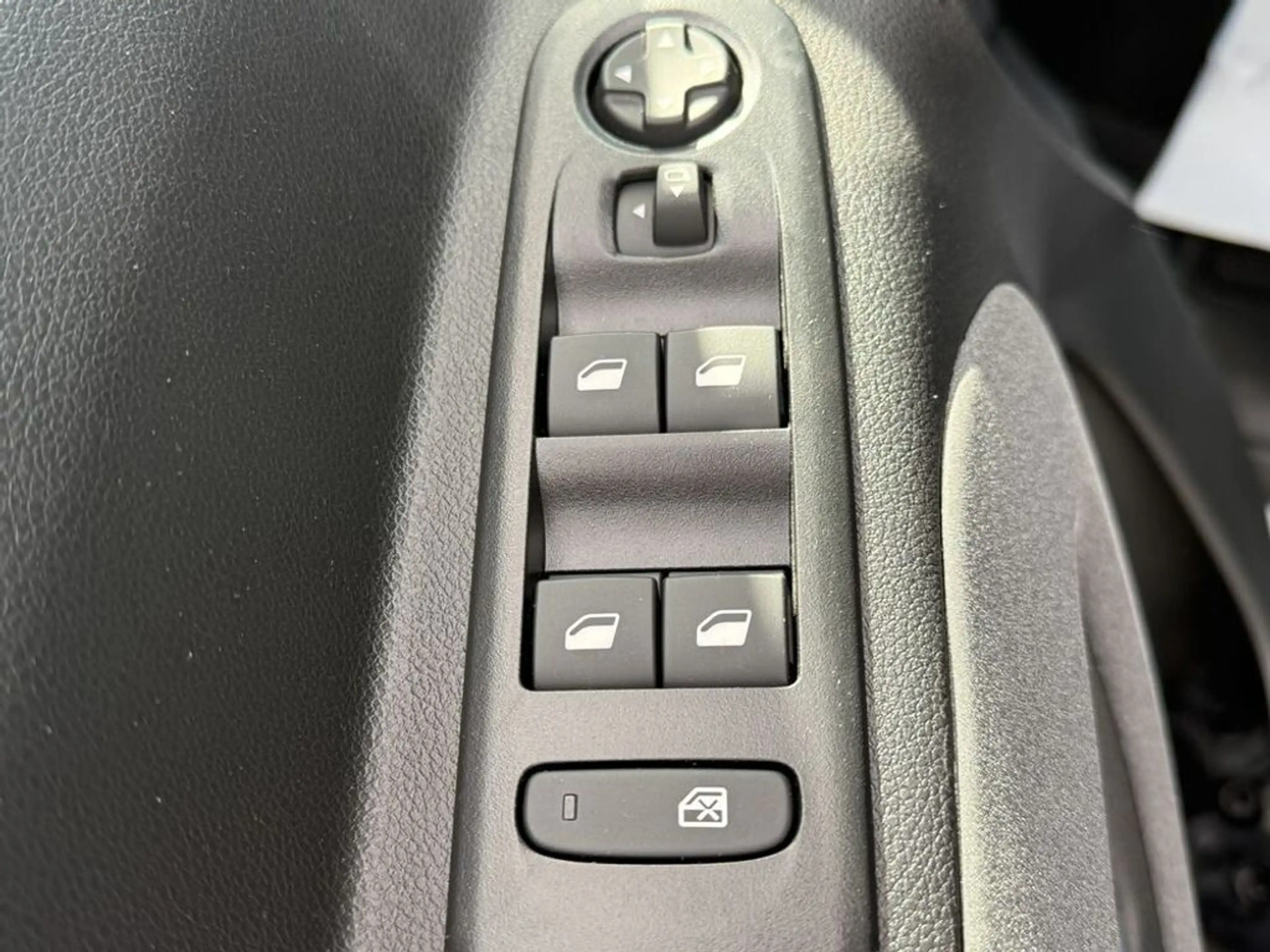 Peugeot Rifter Lang ALLURE BlueHDi 130 6 Gang — photo 12