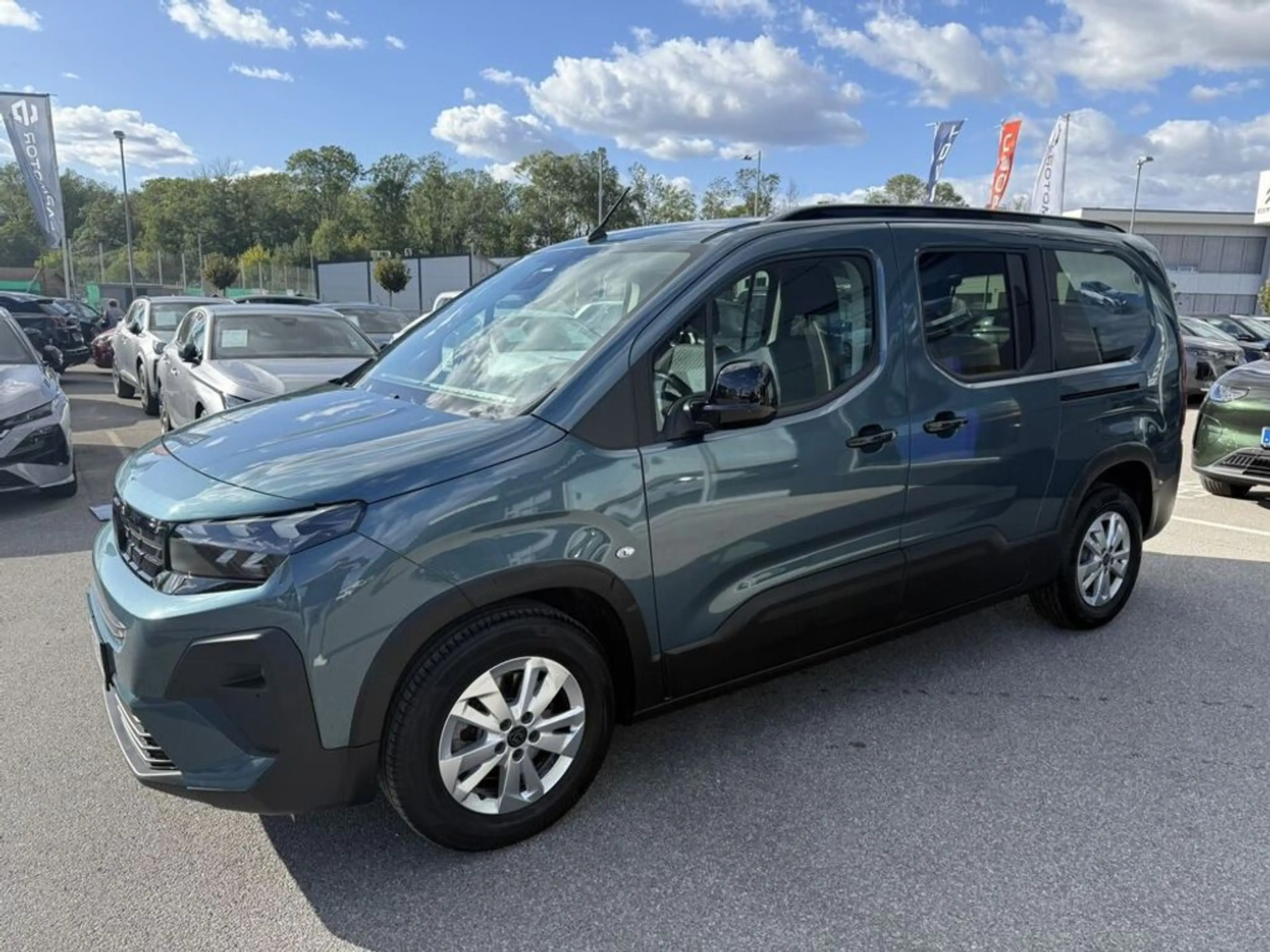 Peugeot Rifter Lang ALLURE BlueHDi 130 6 Gang — photo 2