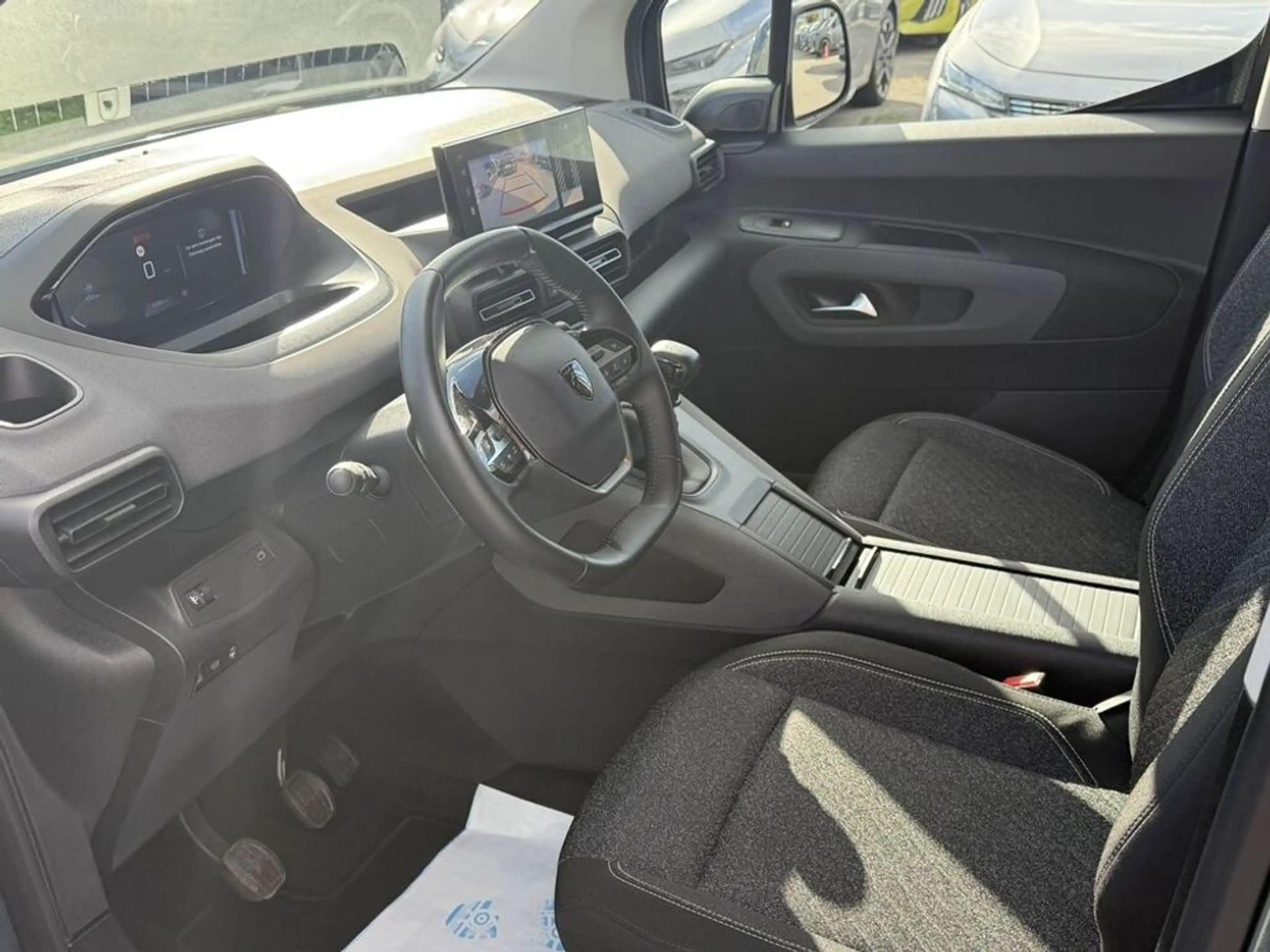 Peugeot Rifter Lang ALLURE BlueHDi 130 6 Gang — photo 11