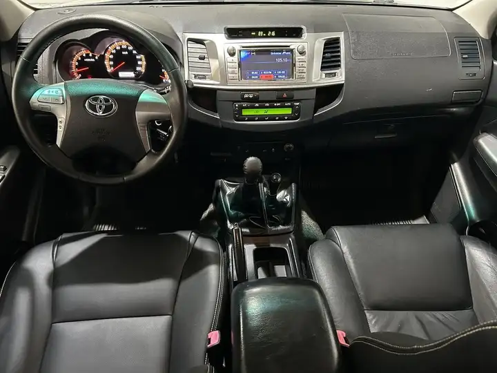 Toyota Hilux 2014, foto 15