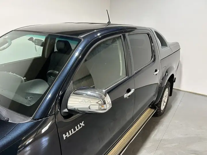 Toyota Hilux 2014, foto 6