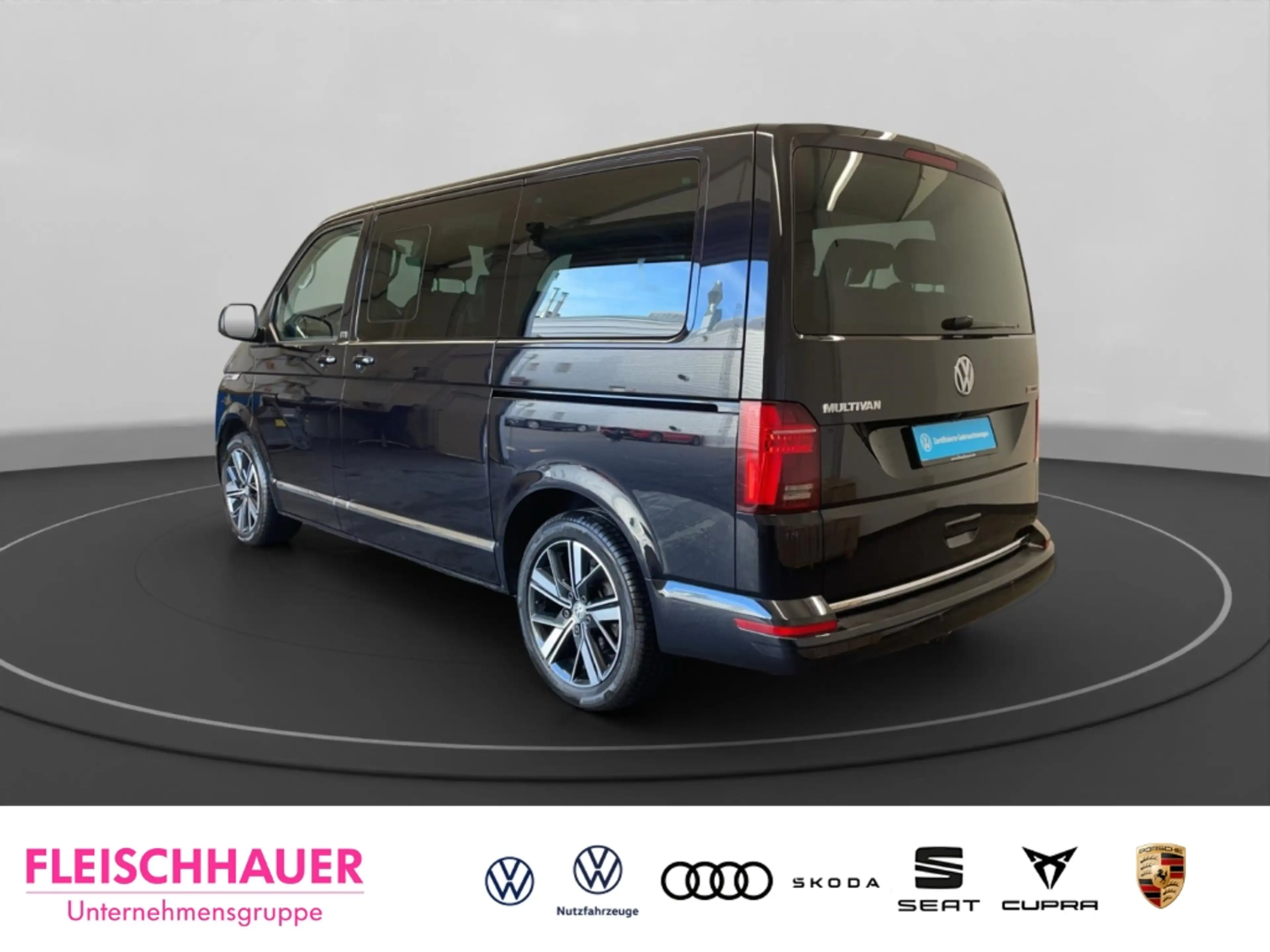Volkswagen T6.1 Multivan 2,0 TDI 4MOTION Generation Six ACC LED AHK CarPlay — photo 5