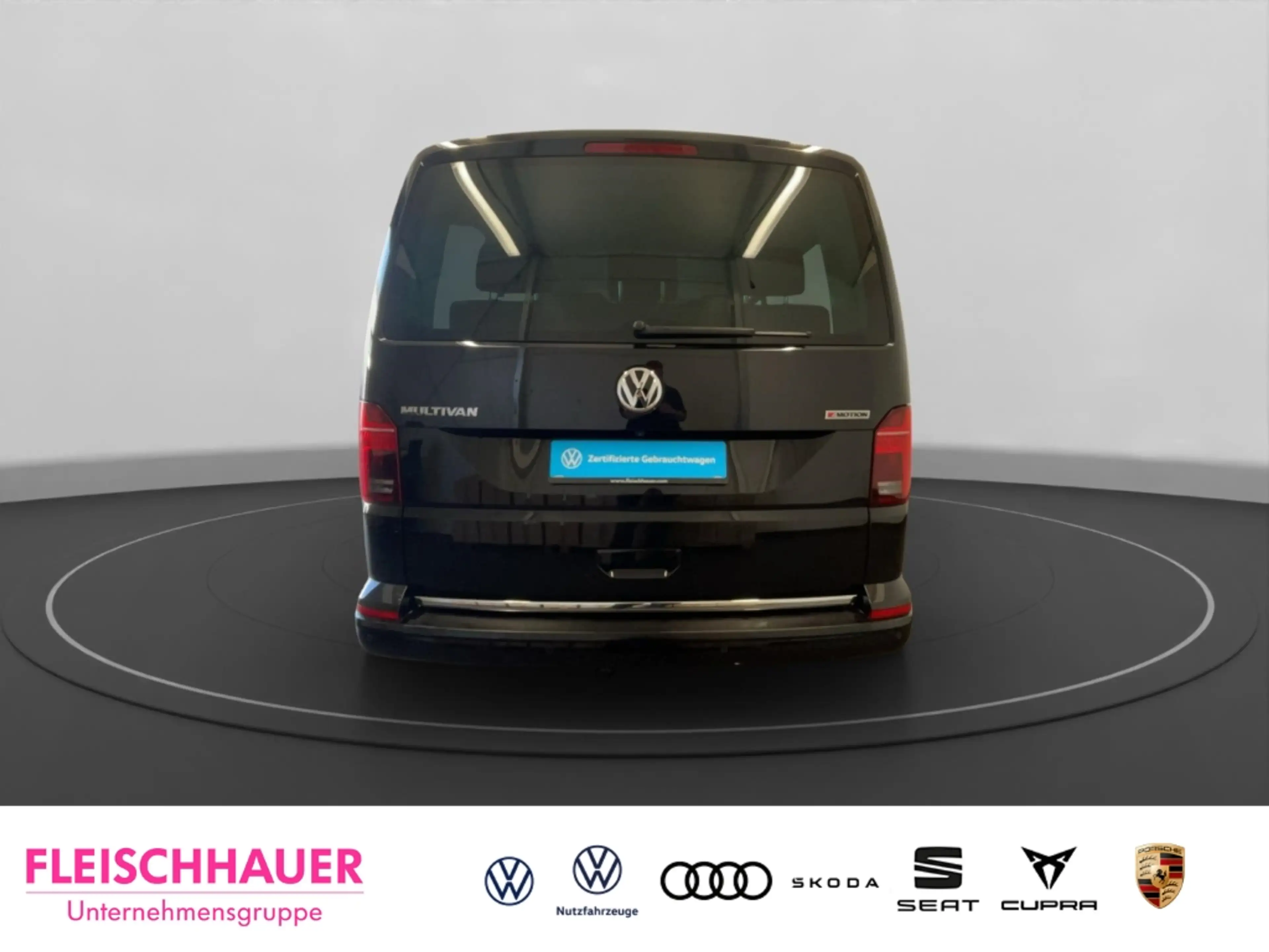 Volkswagen T6.1 Multivan 2,0 TDI 4MOTION Generation Six ACC LED AHK CarPlay — photo 6