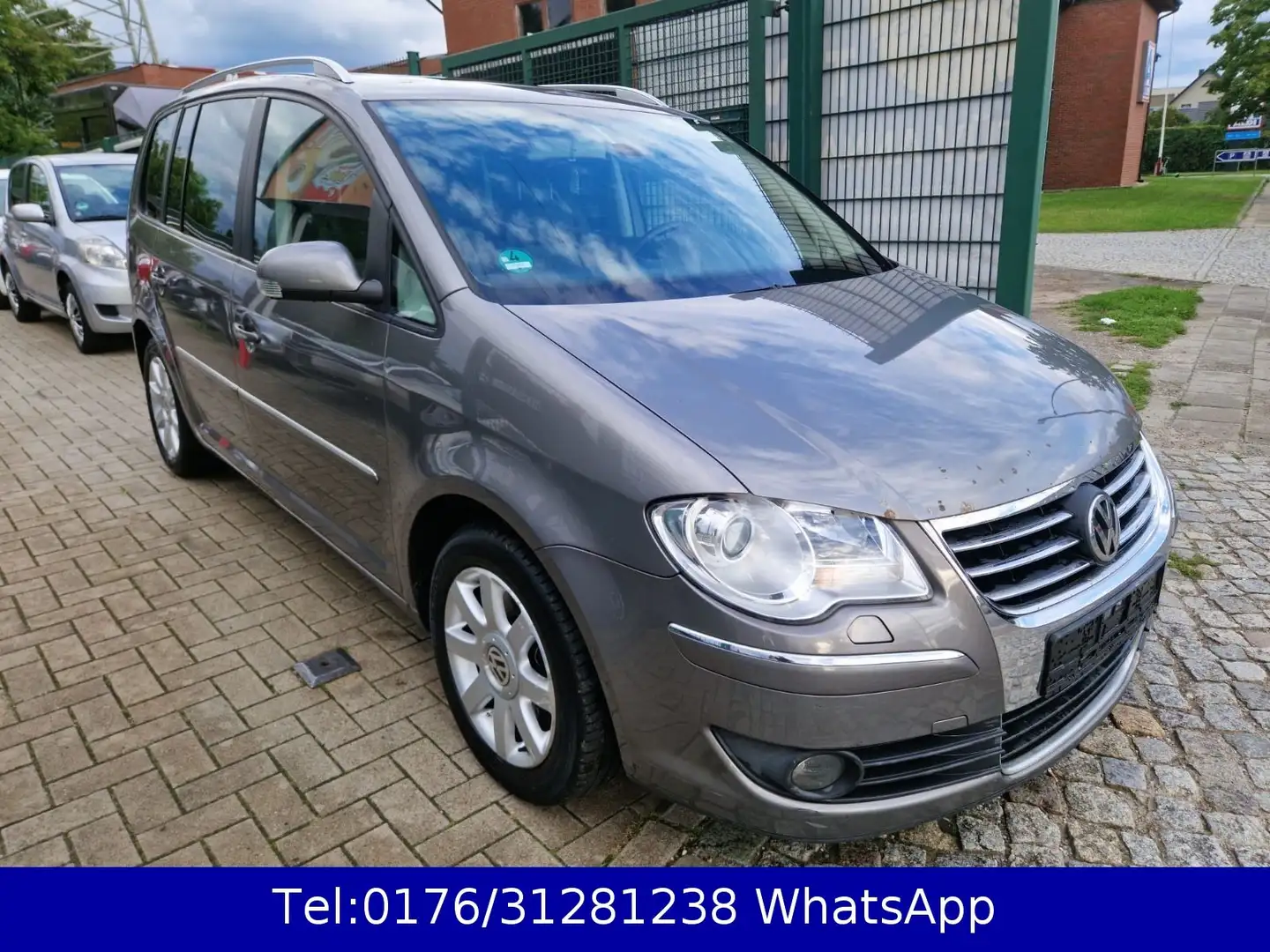 Volkswagen Touran 2.0 Highline !! 7.Sitzer !! Klima-Leder Grau - 1