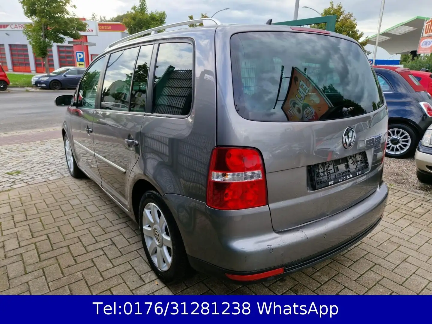 Volkswagen Touran 2.0 Highline !! 7.Sitzer !! Klima-Leder Grau - 2