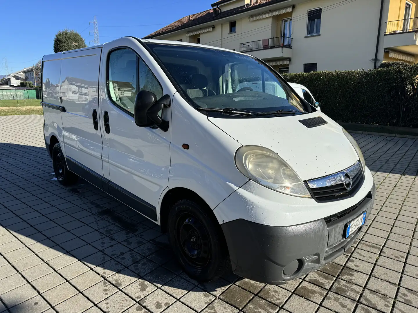 Opel Vivaro Weiß - 1
