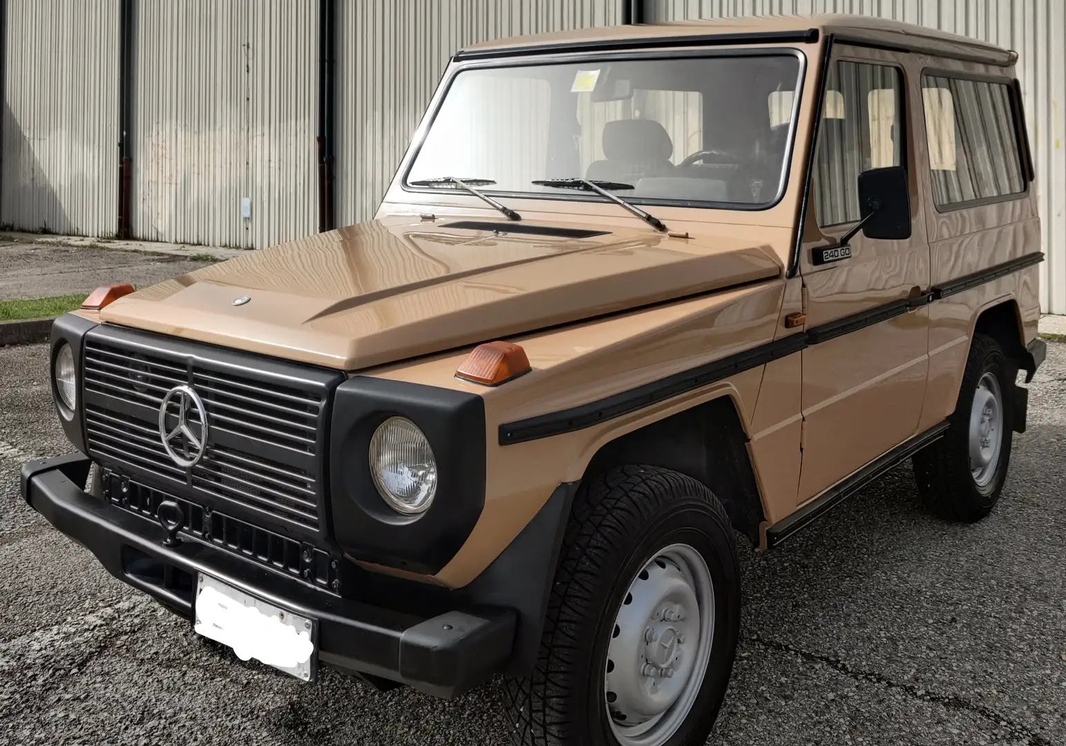 Mercedes-Benz G 240 GD 240 SW Beżowy - 1