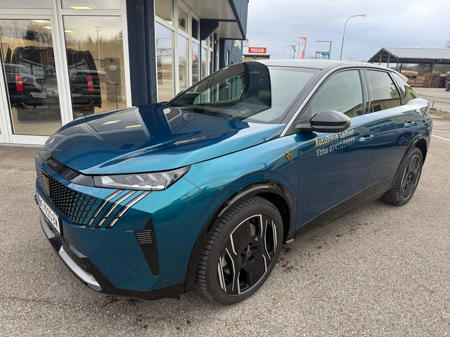 Peugeot 3008 GT Elektro 210 73kWh Blau - 1