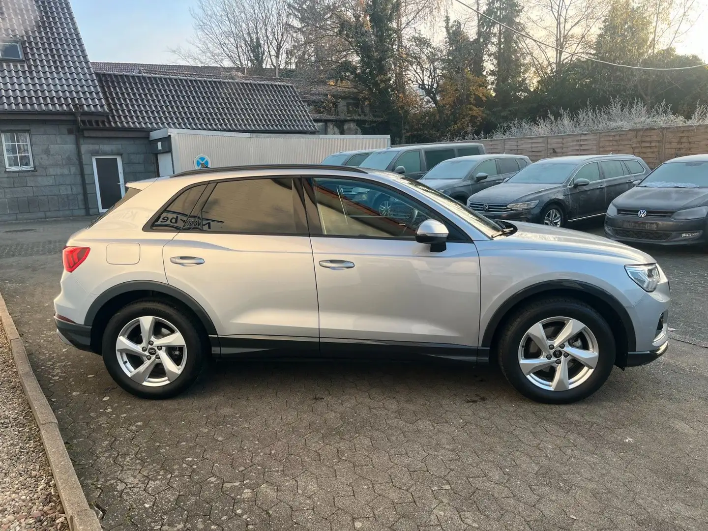 Audi Q3 35 TFSI Lenradhz.Standhz.Kamera LED AHK Plateado - 2
