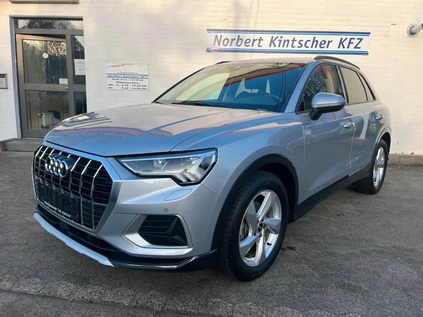 Audi Q3 35 TFSI Lenradhz.Standhz.Kamera LED AHK Plateado - 1