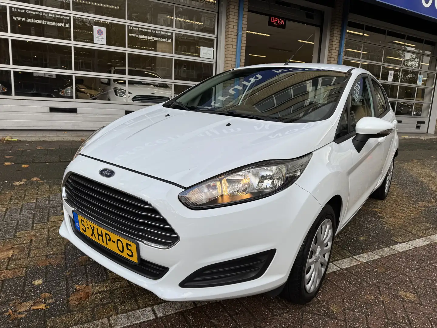 Ford Fiesta 1.0 Style NAP | Nieuwe Distributieriem | Navigatie Wit - 2