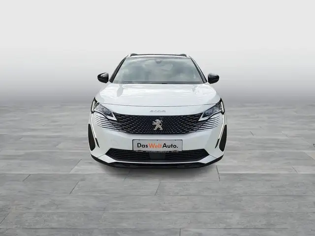 Peugeot 5008 view 2