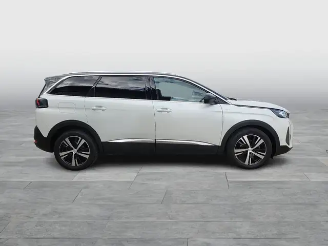 Peugeot 5008 view 6
