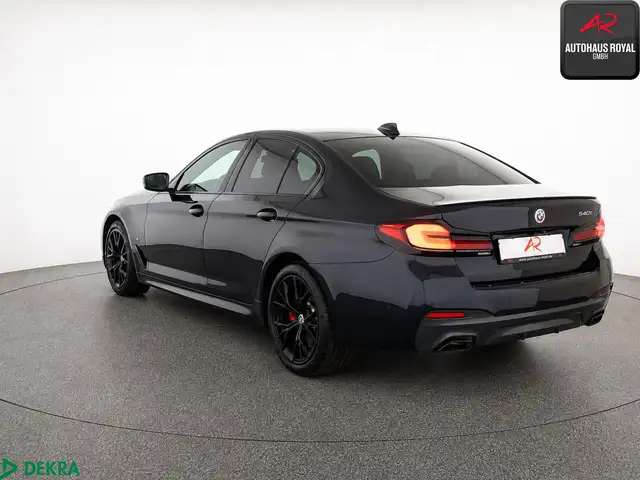 BMW 5 Series view 3