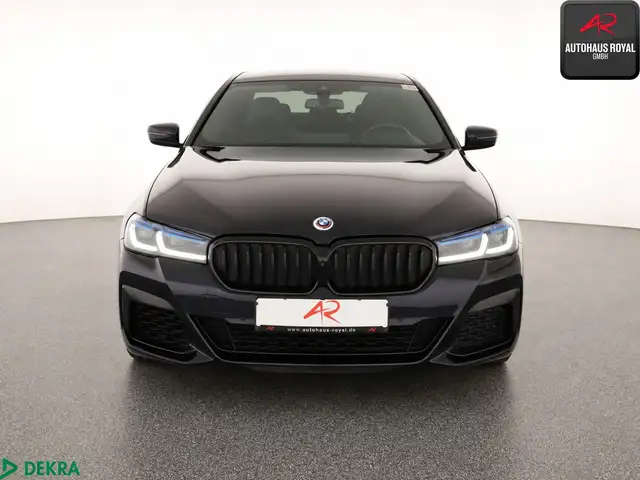 BMW 5 Series view 8
