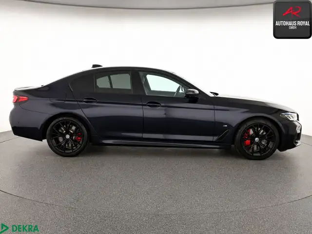 BMW 5 Series view 6