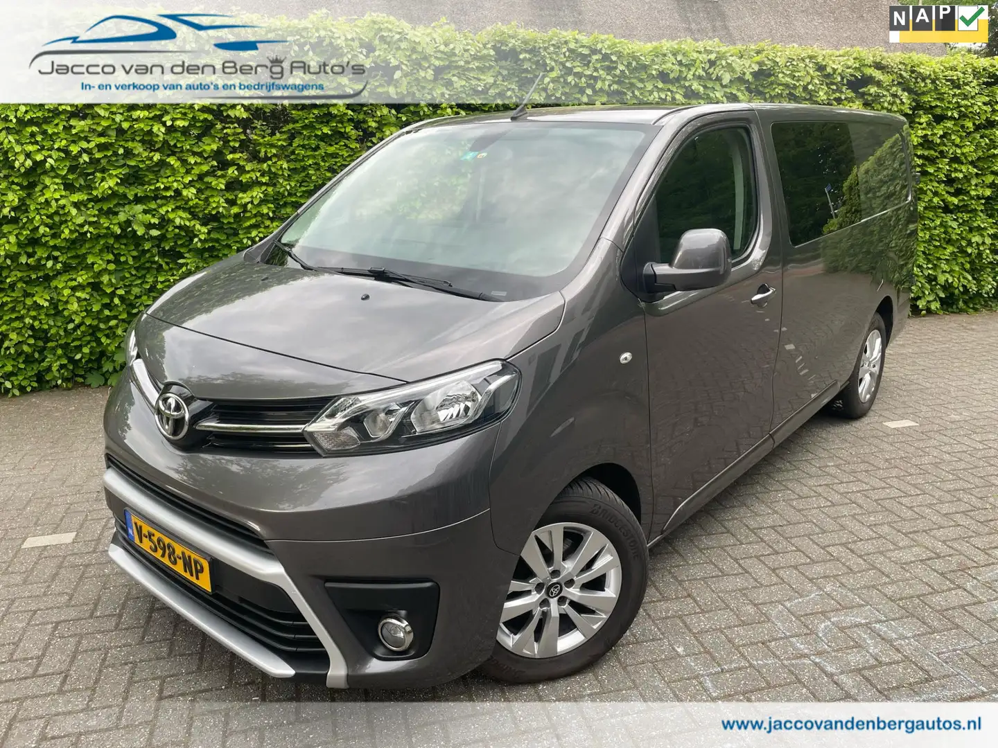 Toyota Proace Worker 2.0 D-4D Professional Long DC I Navigatie Gris - 1