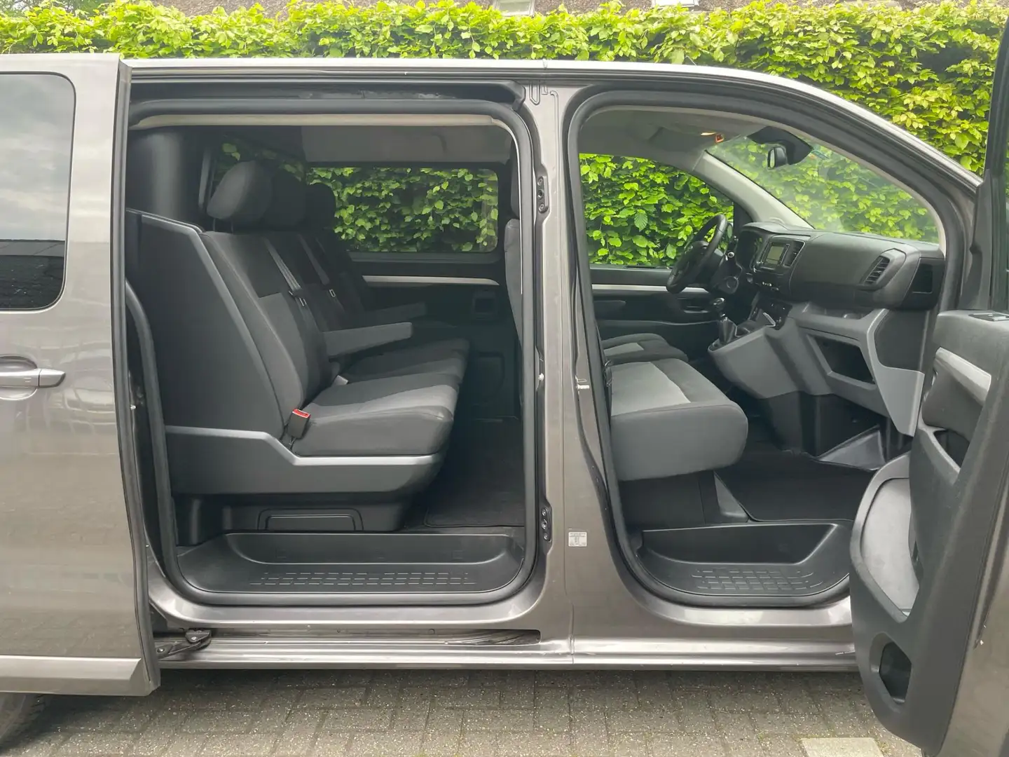 Toyota Proace Worker 2.0 D-4D Professional Long DC I Navigatie Gris - 2