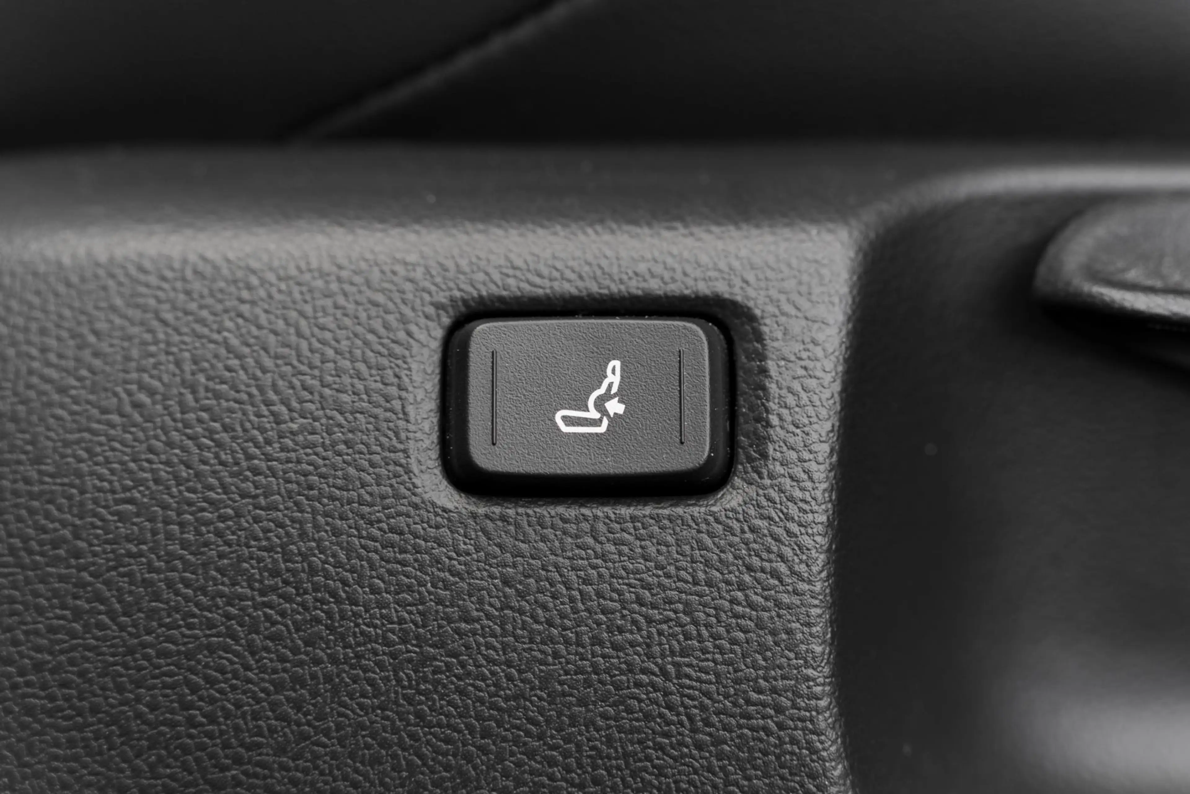 Toyota Corolla Cross 2.0 High Power Hybrid First Edition — photo 12