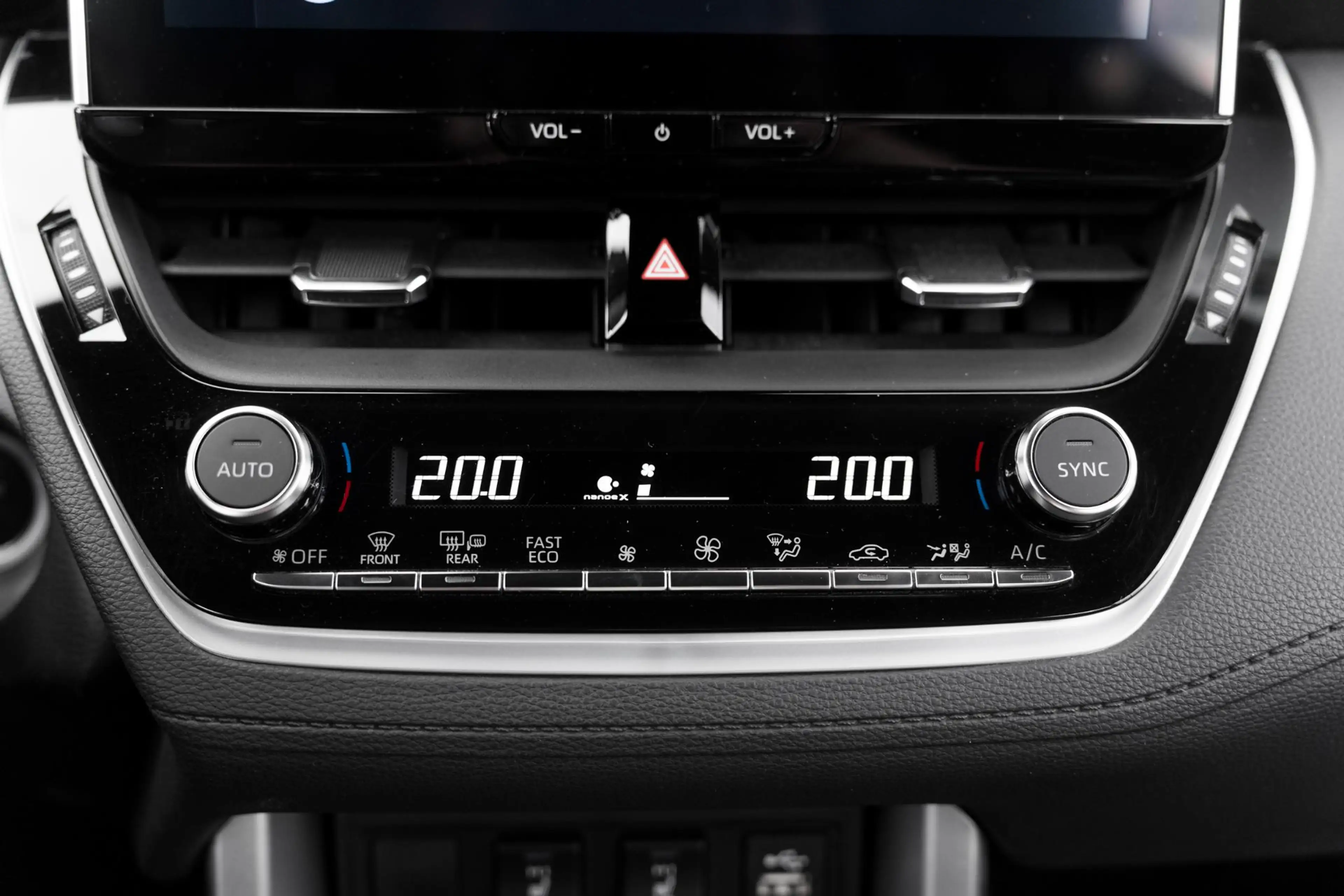 Toyota Corolla Cross 2.0 High Power Hybrid First Edition — photo 24