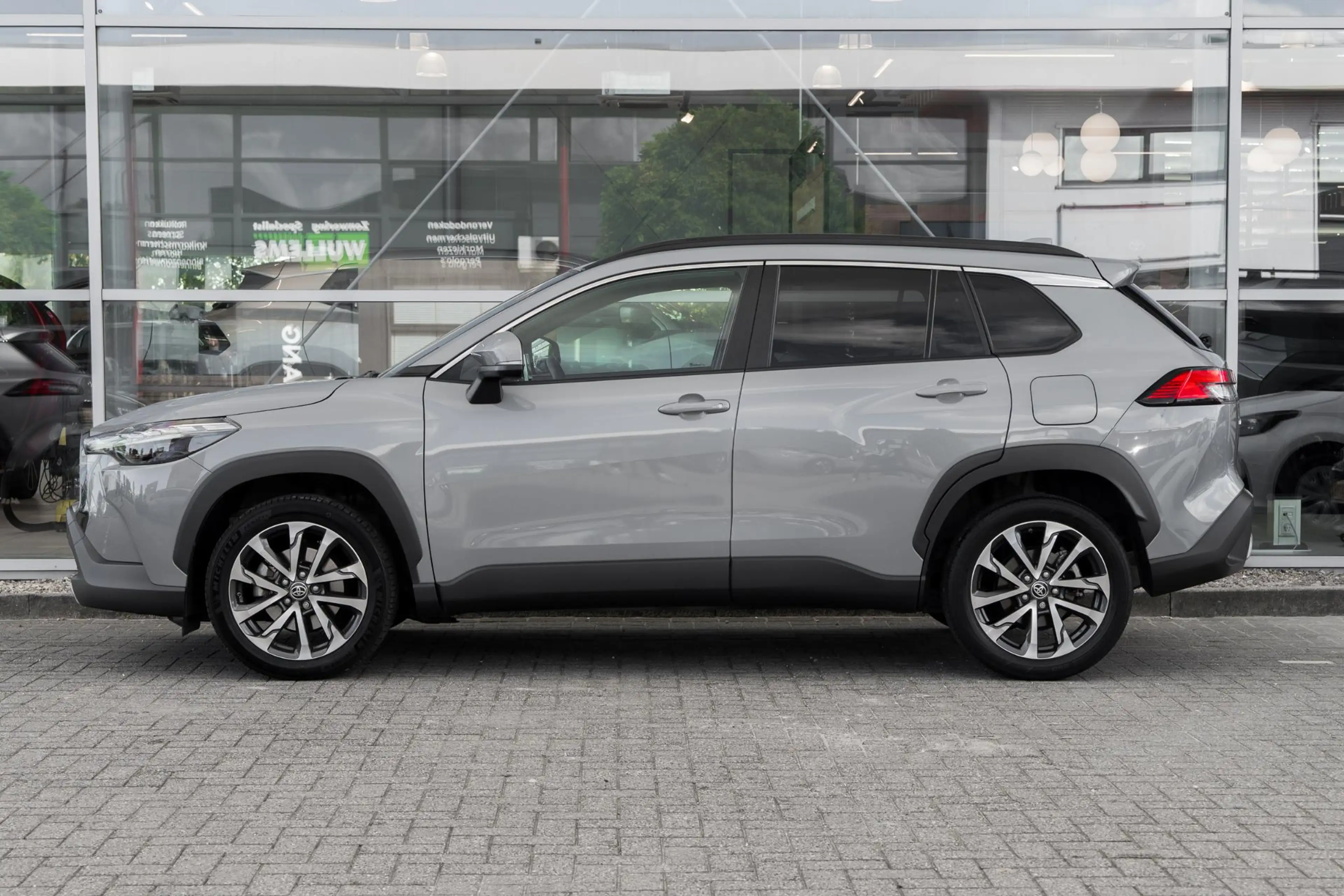 Toyota Corolla Cross 2.0 High Power Hybrid First Edition — photo 9