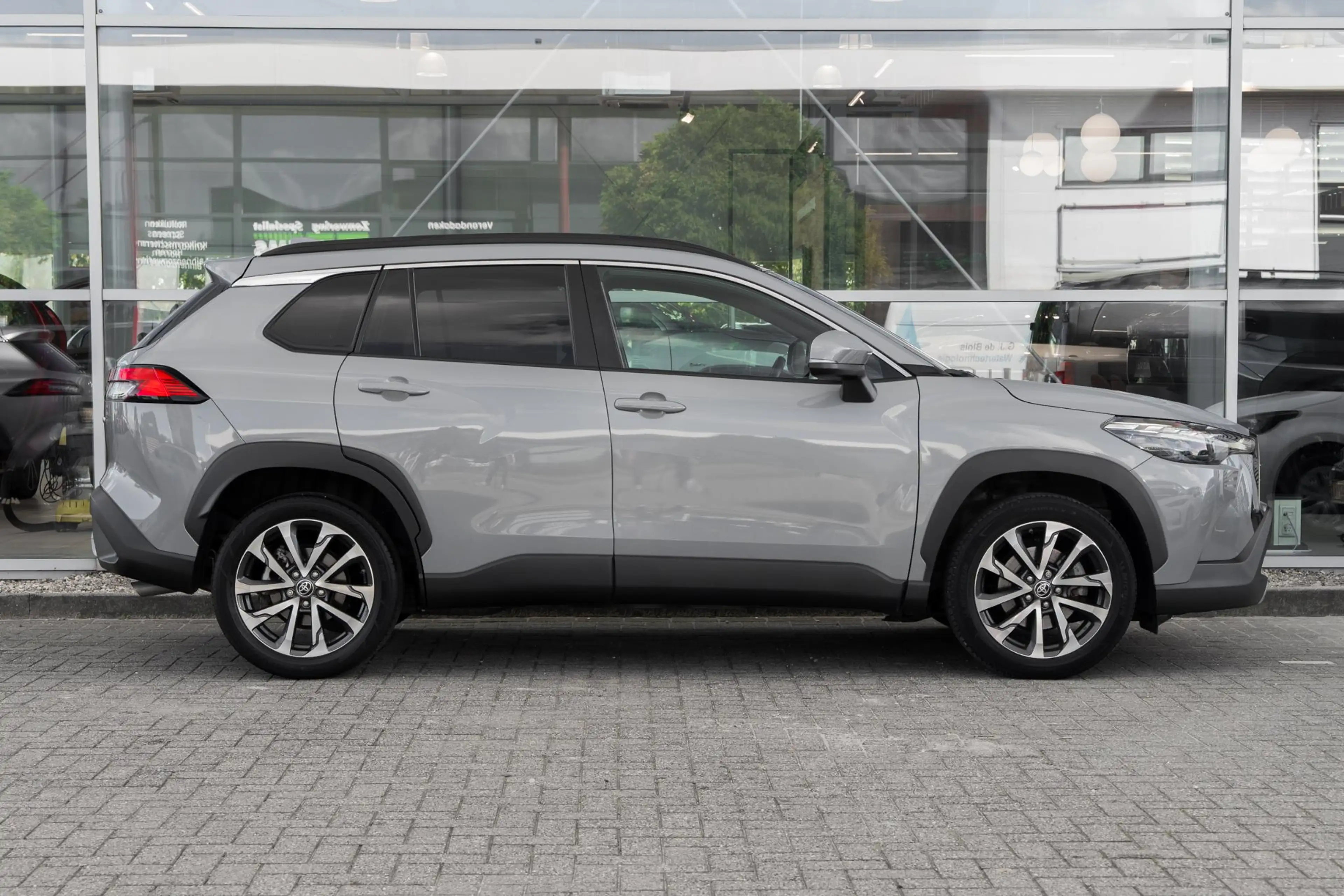 Toyota Corolla Cross 2.0 High Power Hybrid First Edition — photo 3