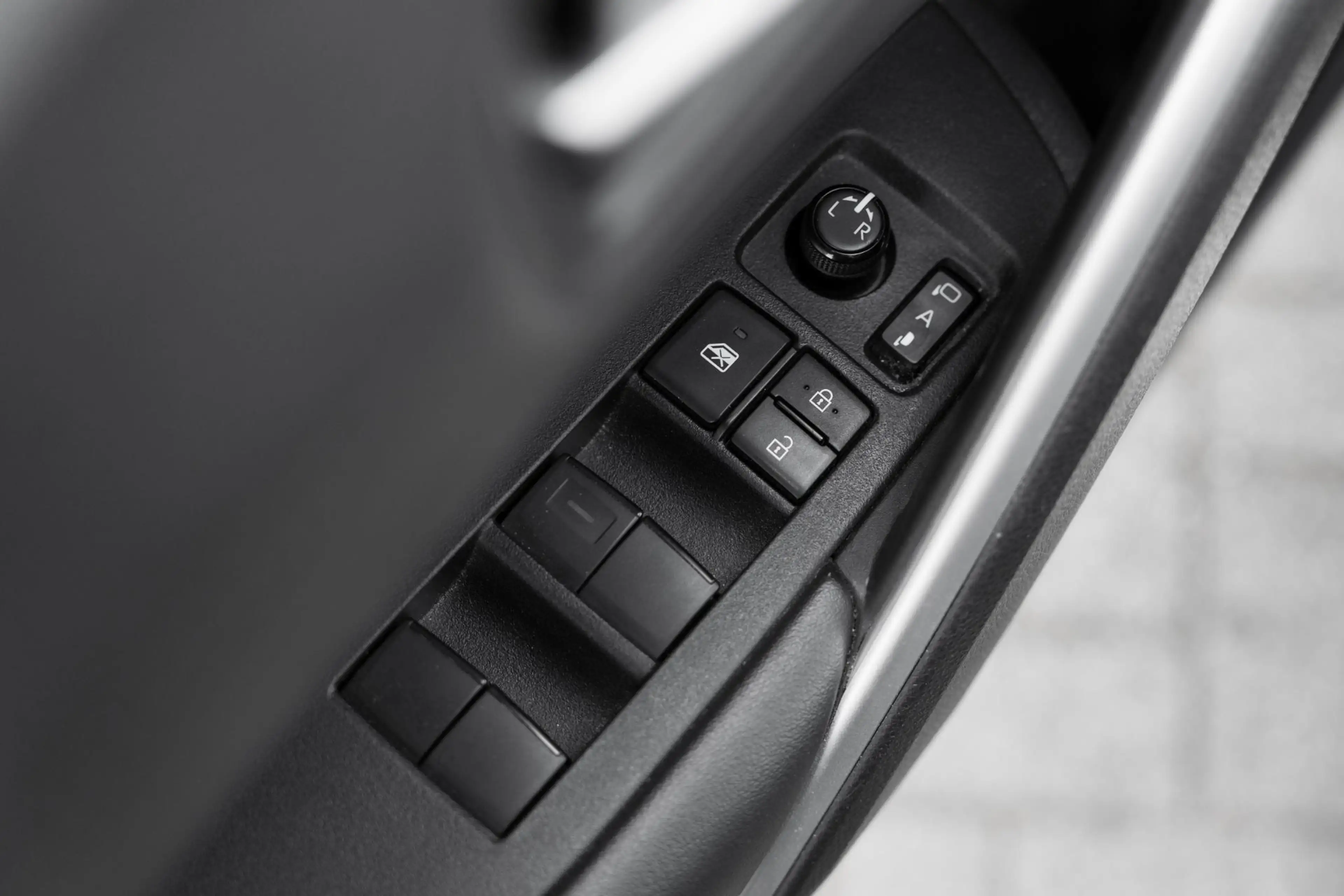 Toyota Corolla Cross 2.0 High Power Hybrid First Edition — photo 34